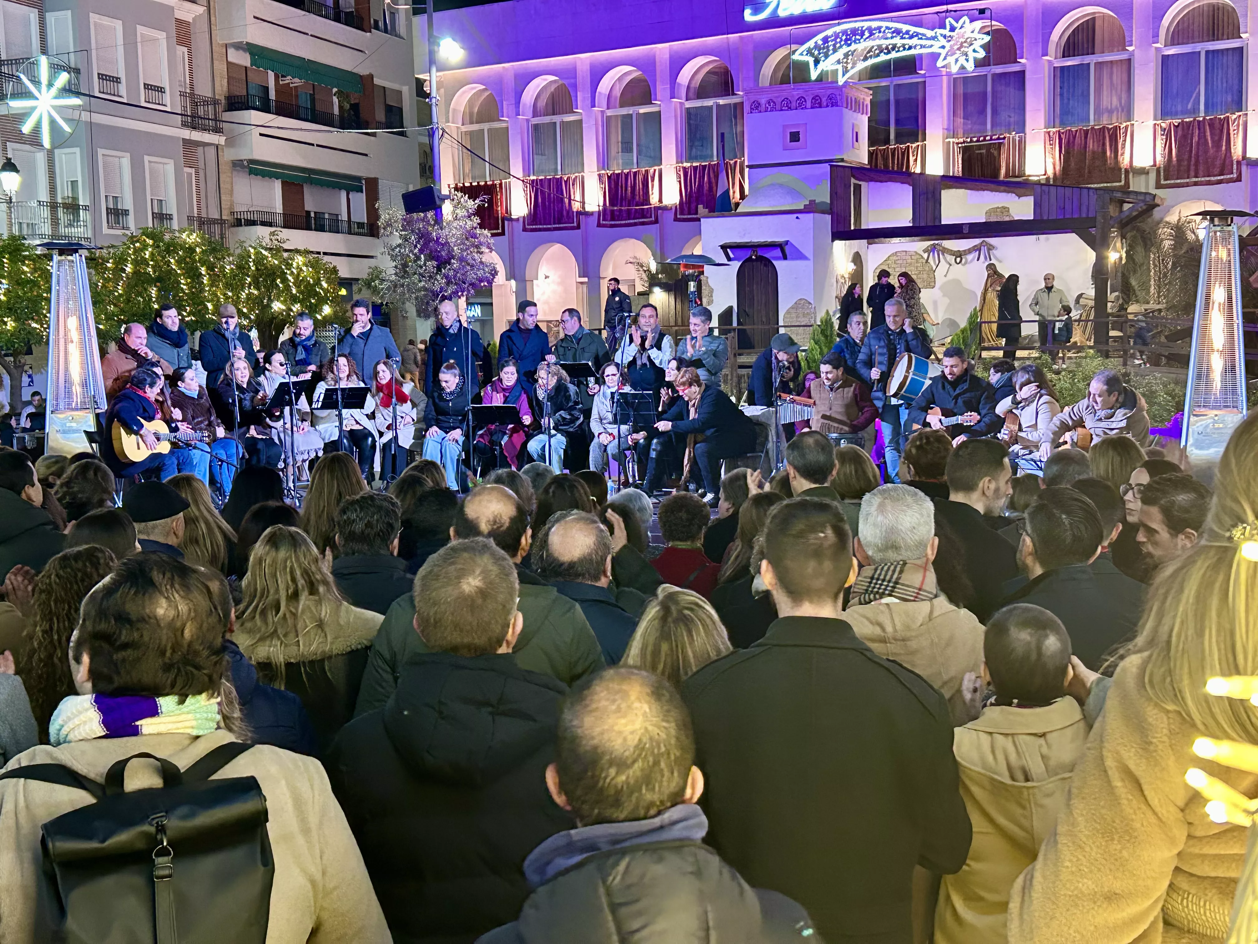 Coro de la Hermandad del Rocío de Huelva en Lucena Coro de la Hermandad del Rocío de Huelva en Lucena