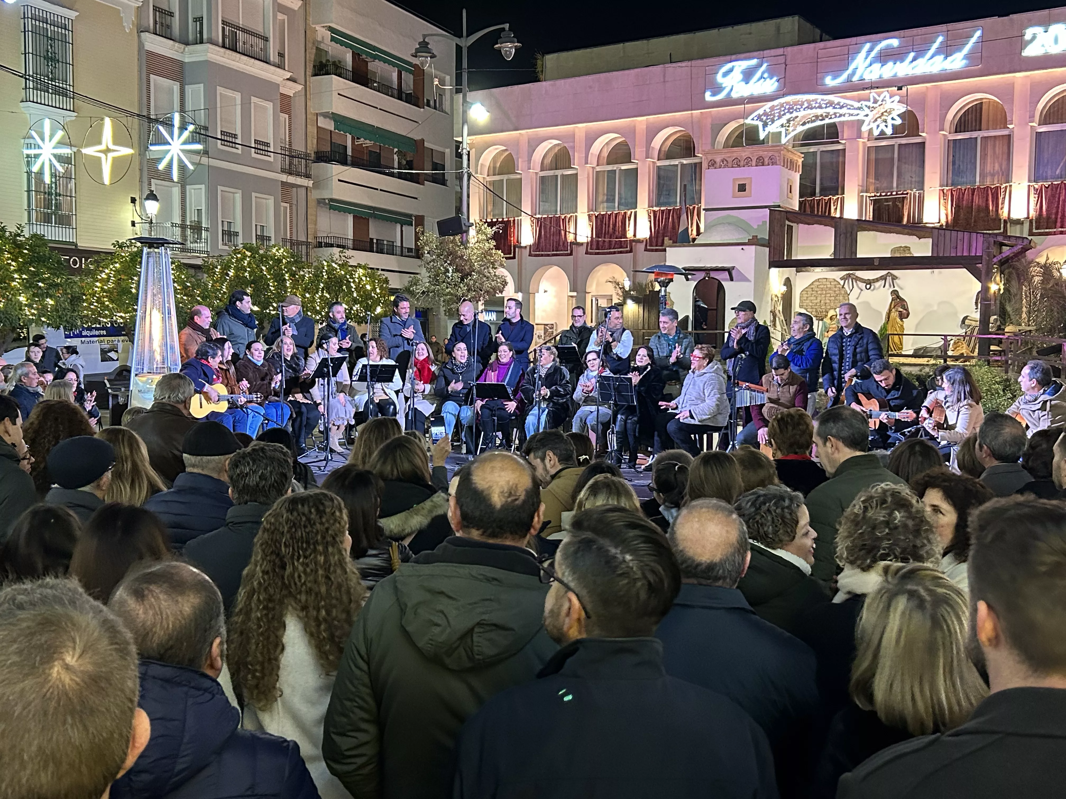 Coro de la Hermandad del Rocío de Huelva en Lucena Coro de la Hermandad del Rocío de Huelva en Lucena