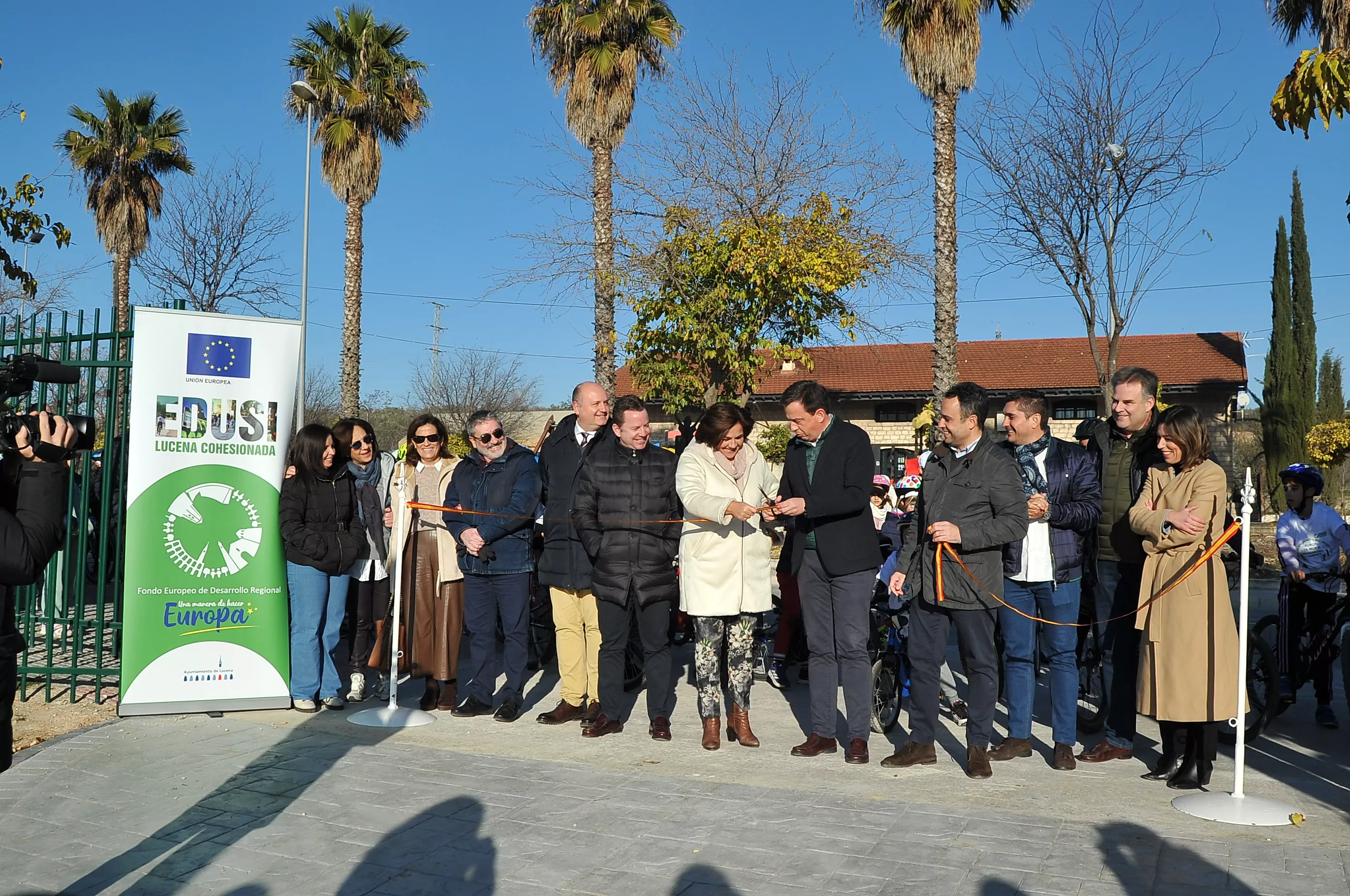 Autoridades durante la apertura del Parque Europa