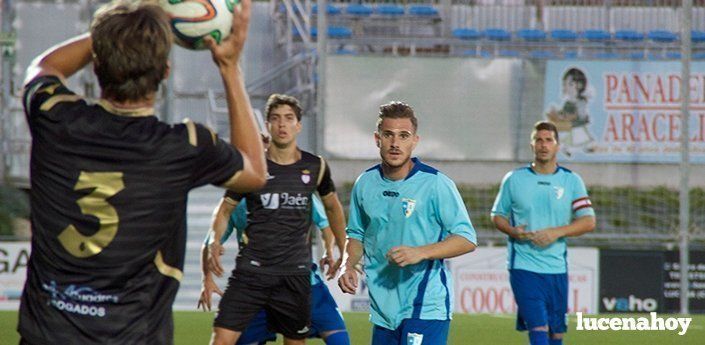  El contraste entre el césped y el marcador: Lucena 1- Real Jaén 2 (fotos) 