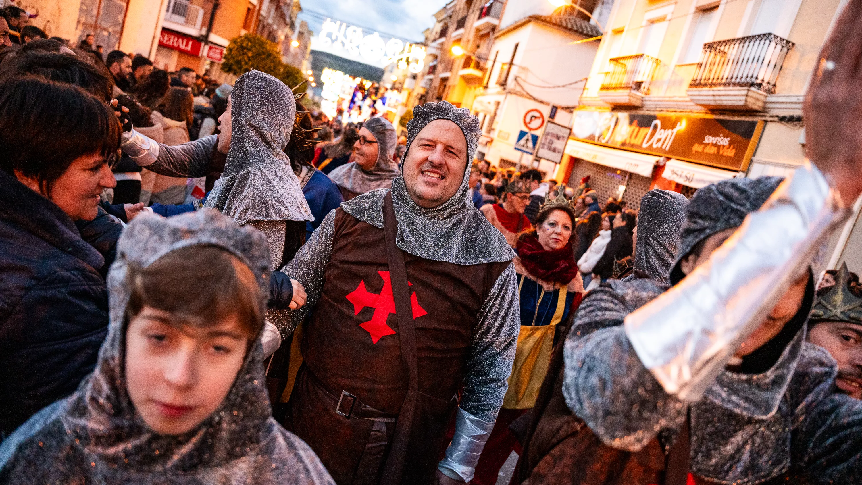 Reyes 24 Desde la calle (128) Reyes 24 Desde la calle (128)