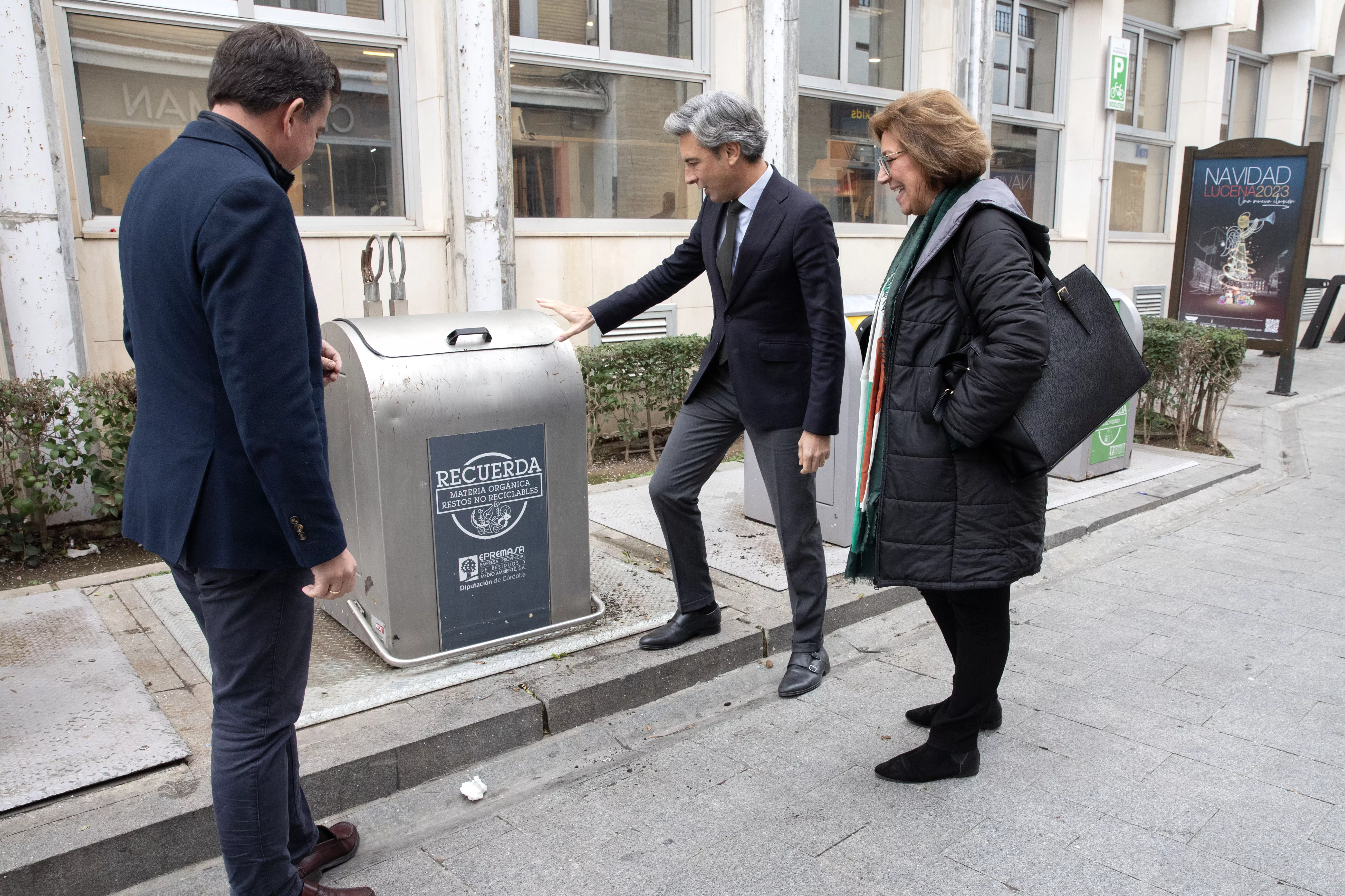 Andrés Lorite, presidente de Epremasa, junto a Aurelio Fernández y Charo Valverde esta mañana