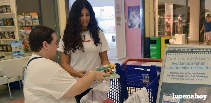  Voluntarios de Cruz Roja participan en la Â‘Vuelta al Cole SolidariaÂ’ organizada por Carrefour 