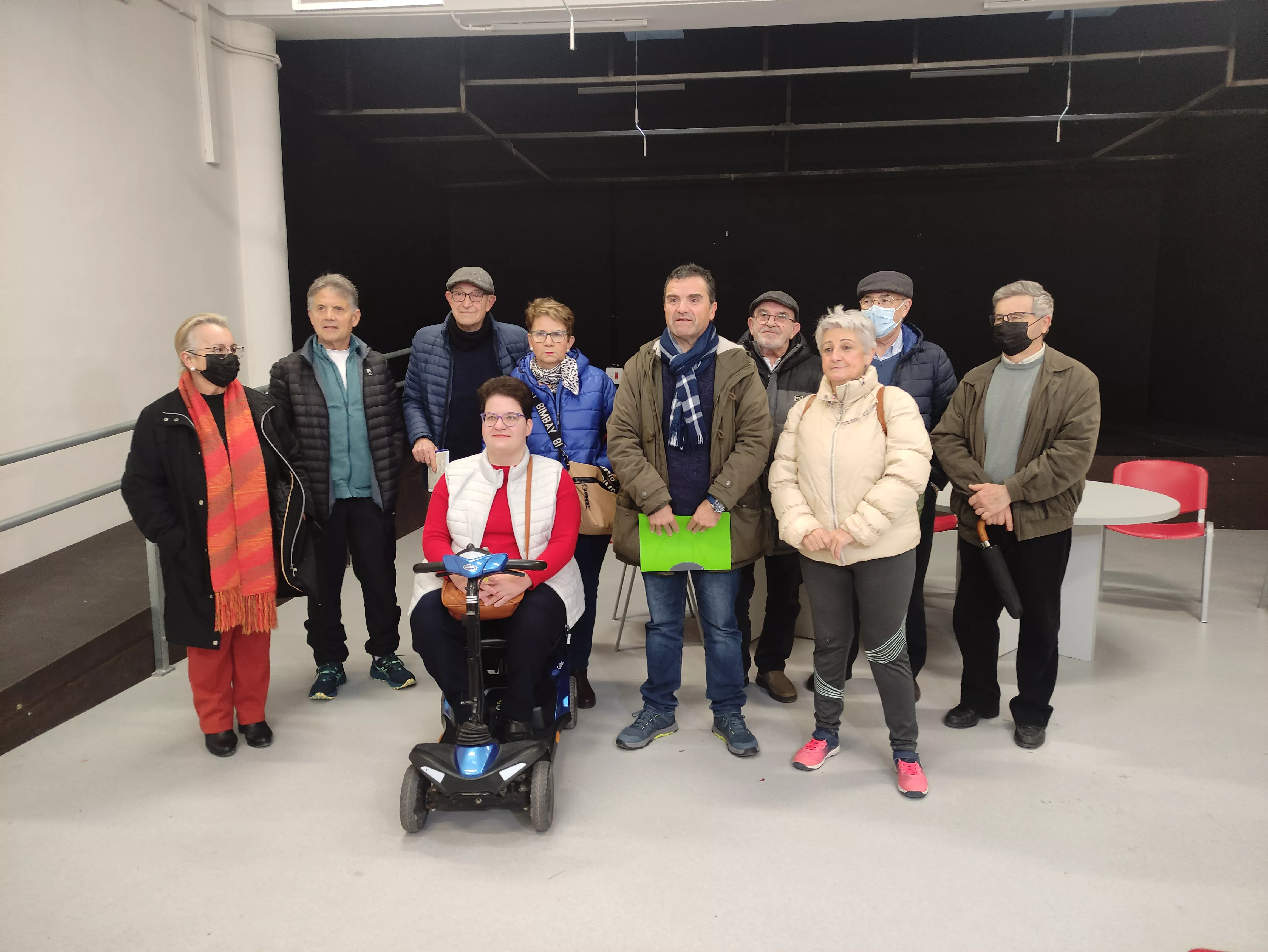 José Antonio Ranchal junto a ciudadanos y representantes de colectivos locales presentes en el acto