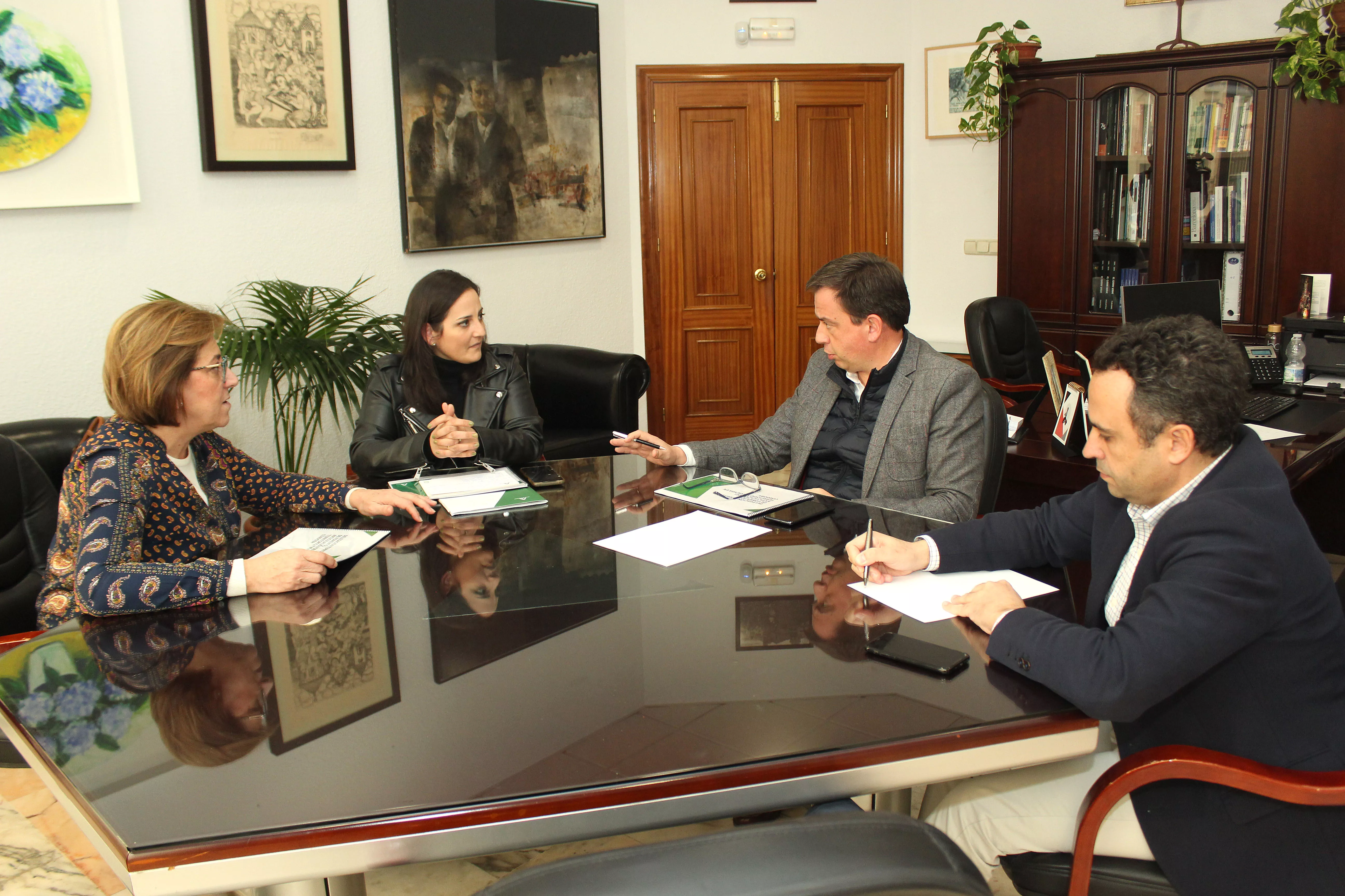 Visita de la delegada de Fomento, Articulación del Territorio y Vivienda, Carmen Granados al ayuntamiento en la mañana de hoy