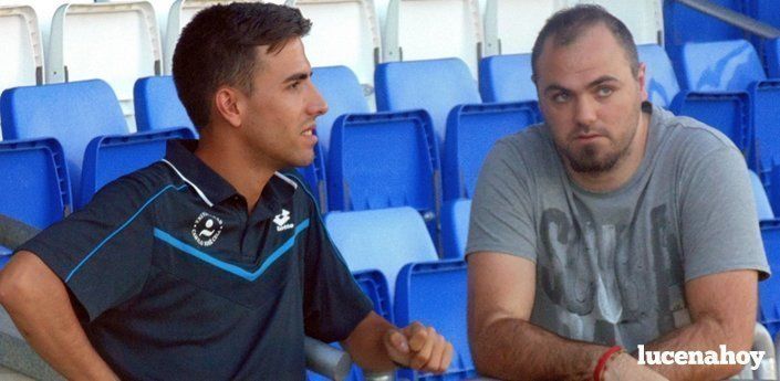  Pablo Arenas, entrenador del Ciudad de Lucena, a la izquierda de la imagen. 