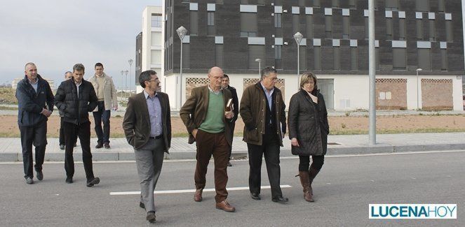  Reciente visita a las viviendas VPO de AVRA en el Zarpazo. Archivo LucenaHoy 