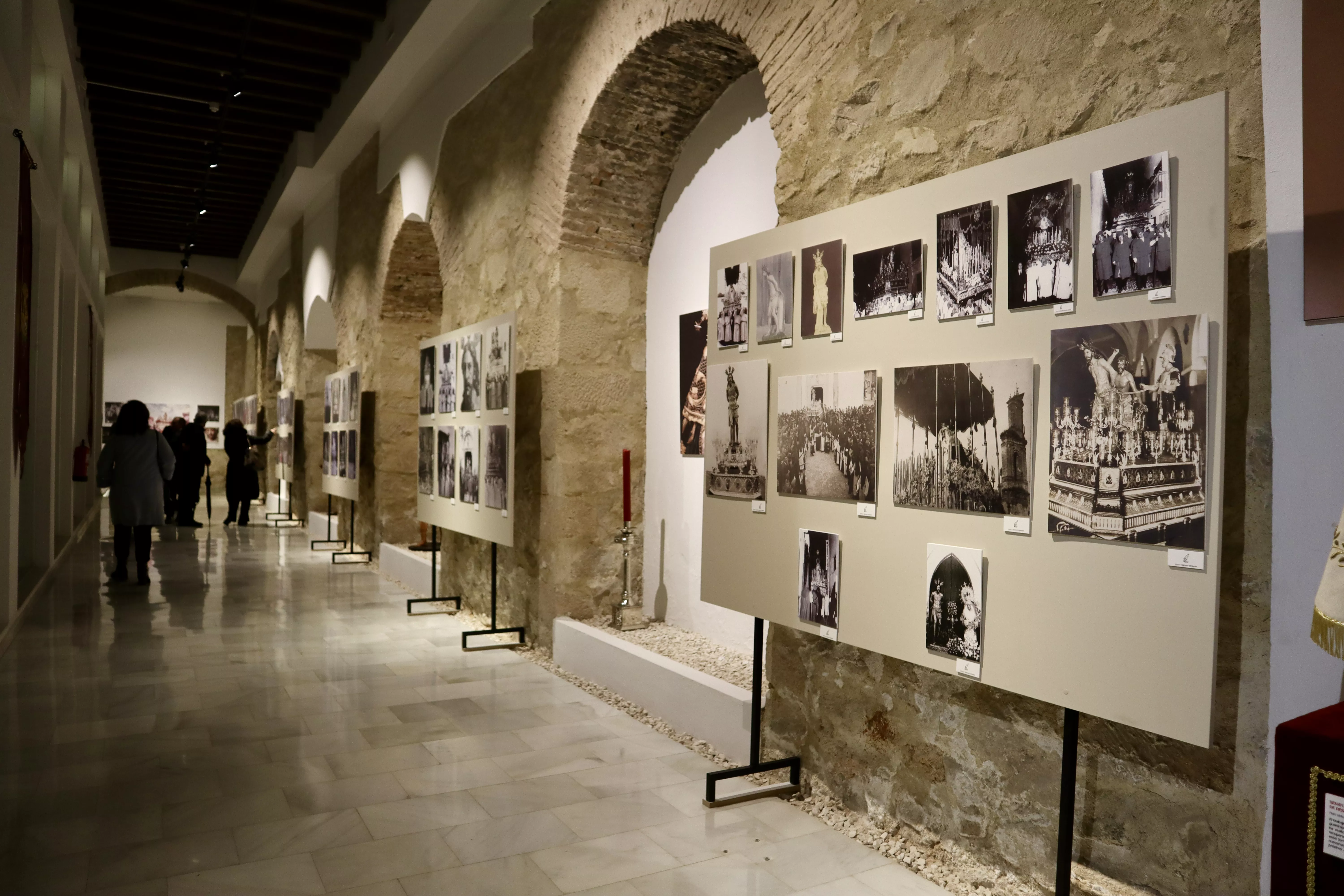 Exposición "Cien años de Columna, Paz y Esperanza en Lucena"