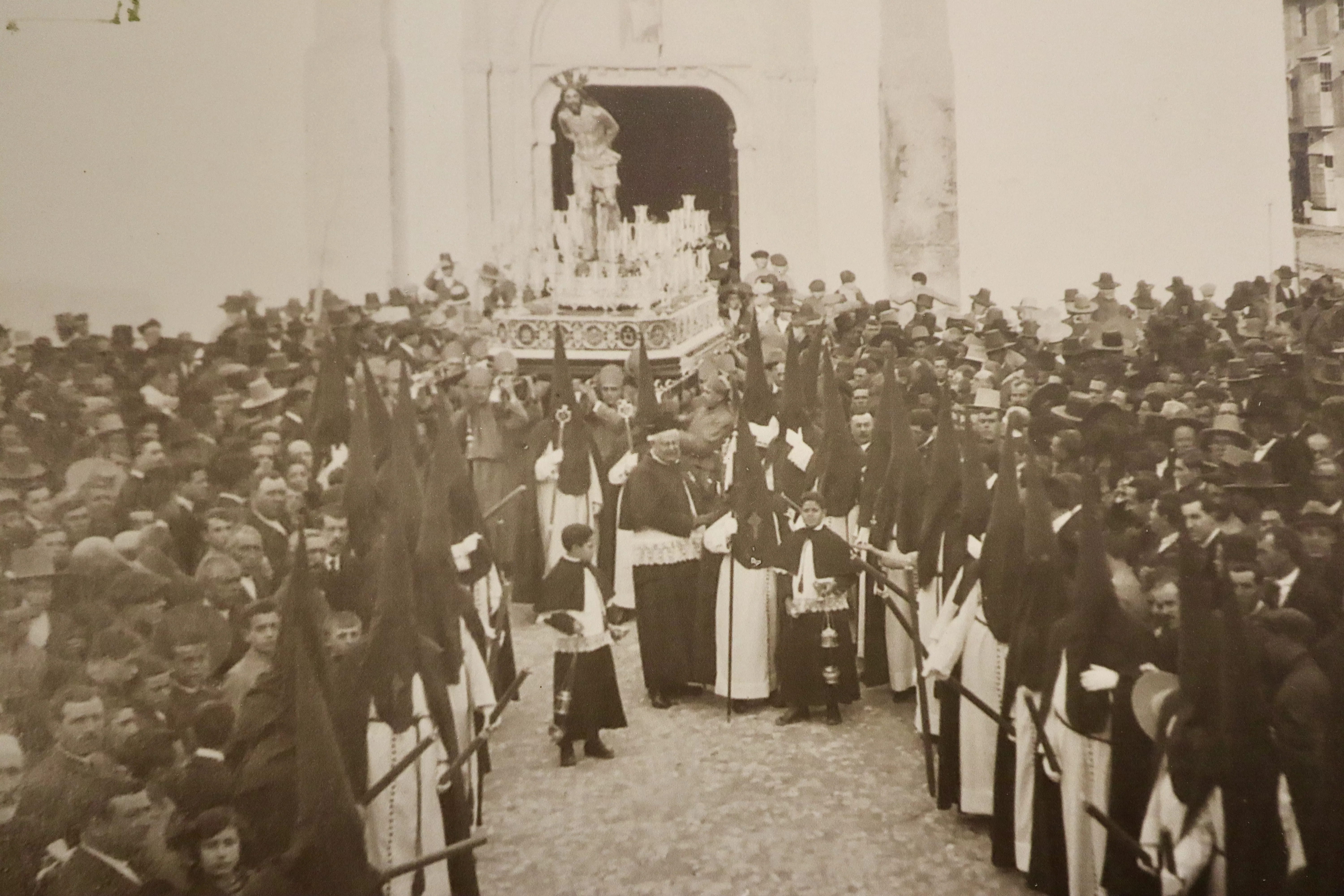 Exposición "Cien años de Columna, Paz y Esperanza en Lucena"