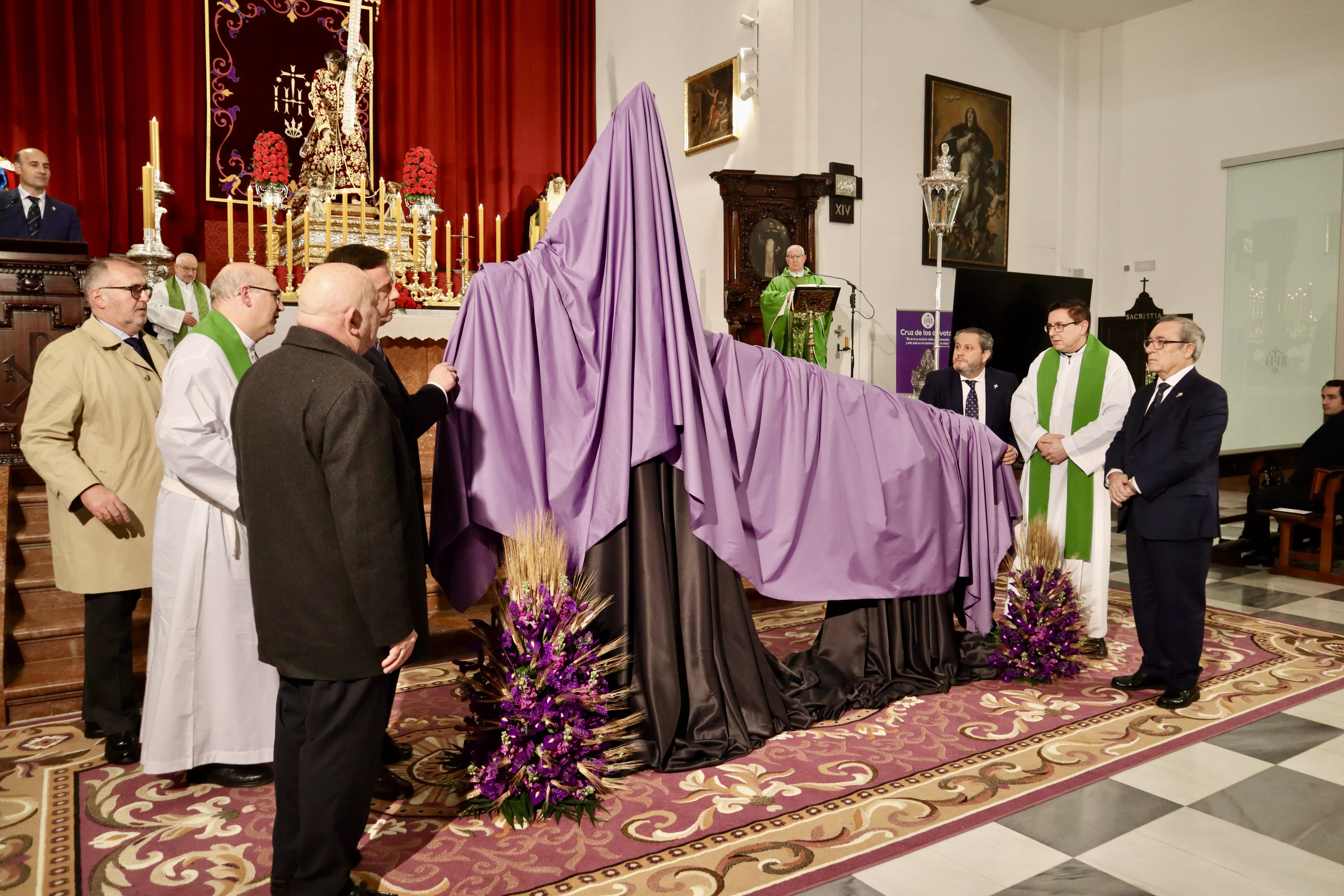 Presentación de la Cruz de los Devotos de Ntro. Padre Jesús Nazareno