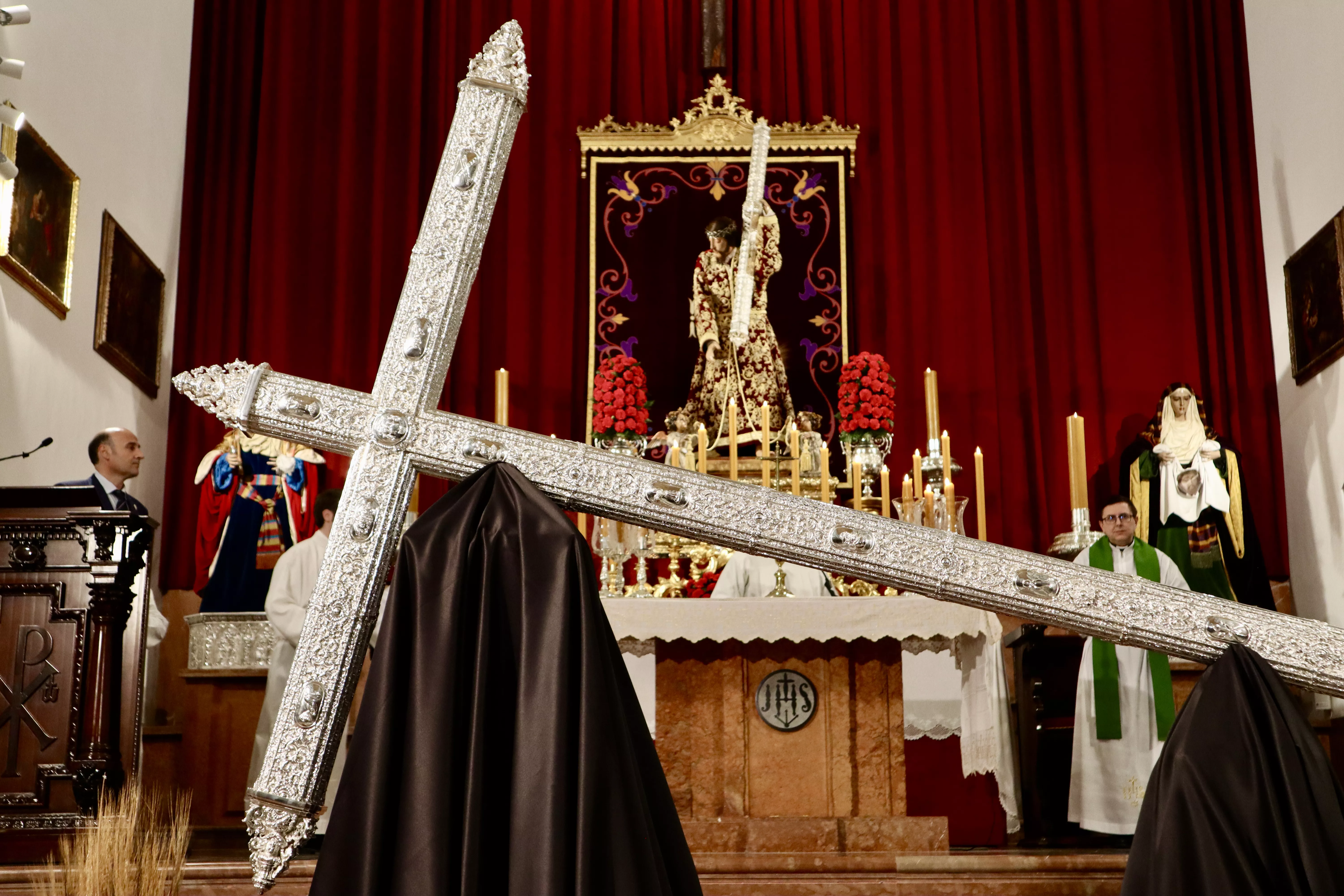 Presentación de la Cruz de los Devotos de Ntro. Padre Jesús Nazareno