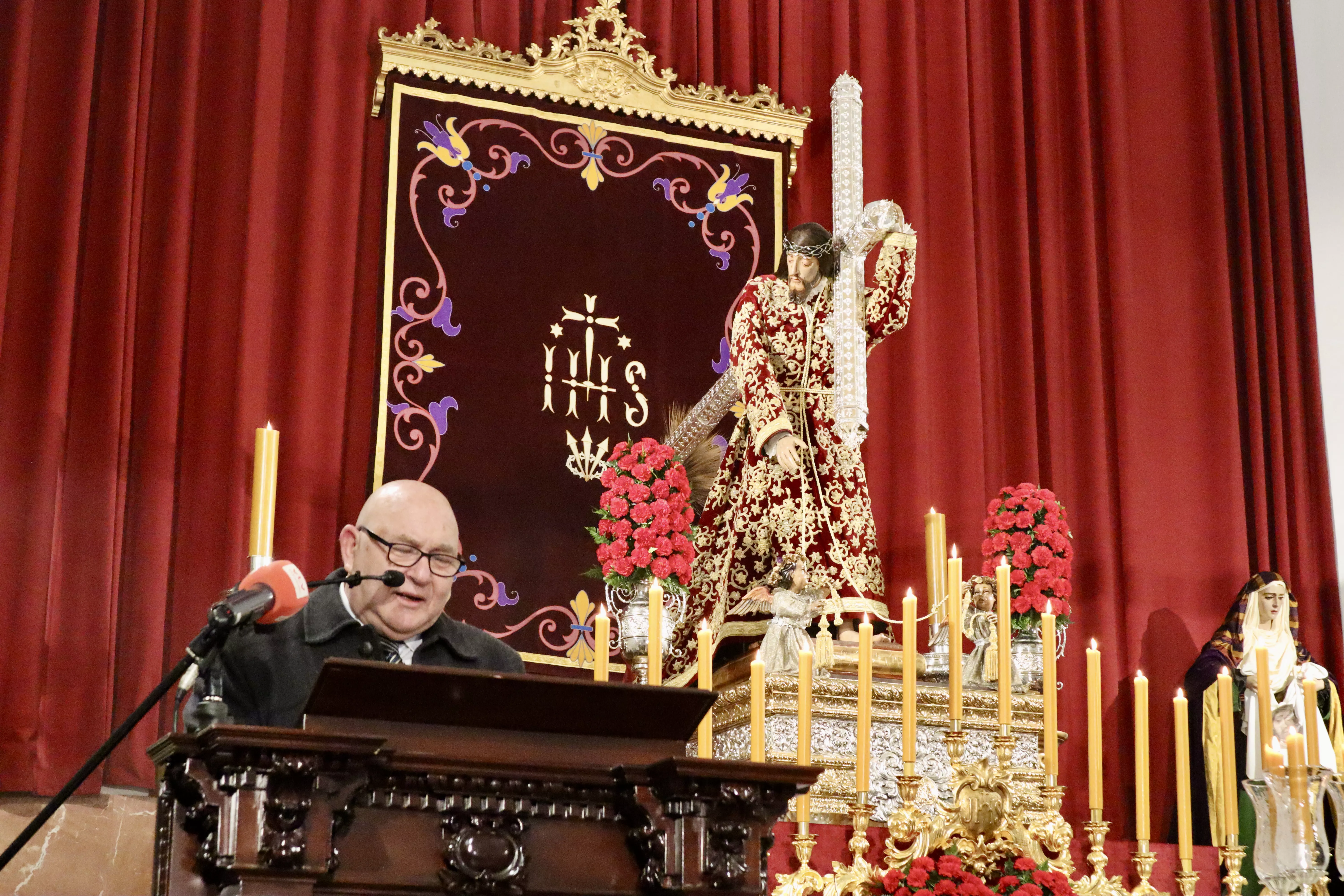 Presentación de la Cruz de los Devotos de Ntro. Padre Jesús Nazareno