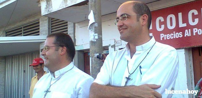  "Los padrecitos" Leopoldo Rivero y Paco Delgado "suplican" el apoyo de los lucentinos a las misiones 