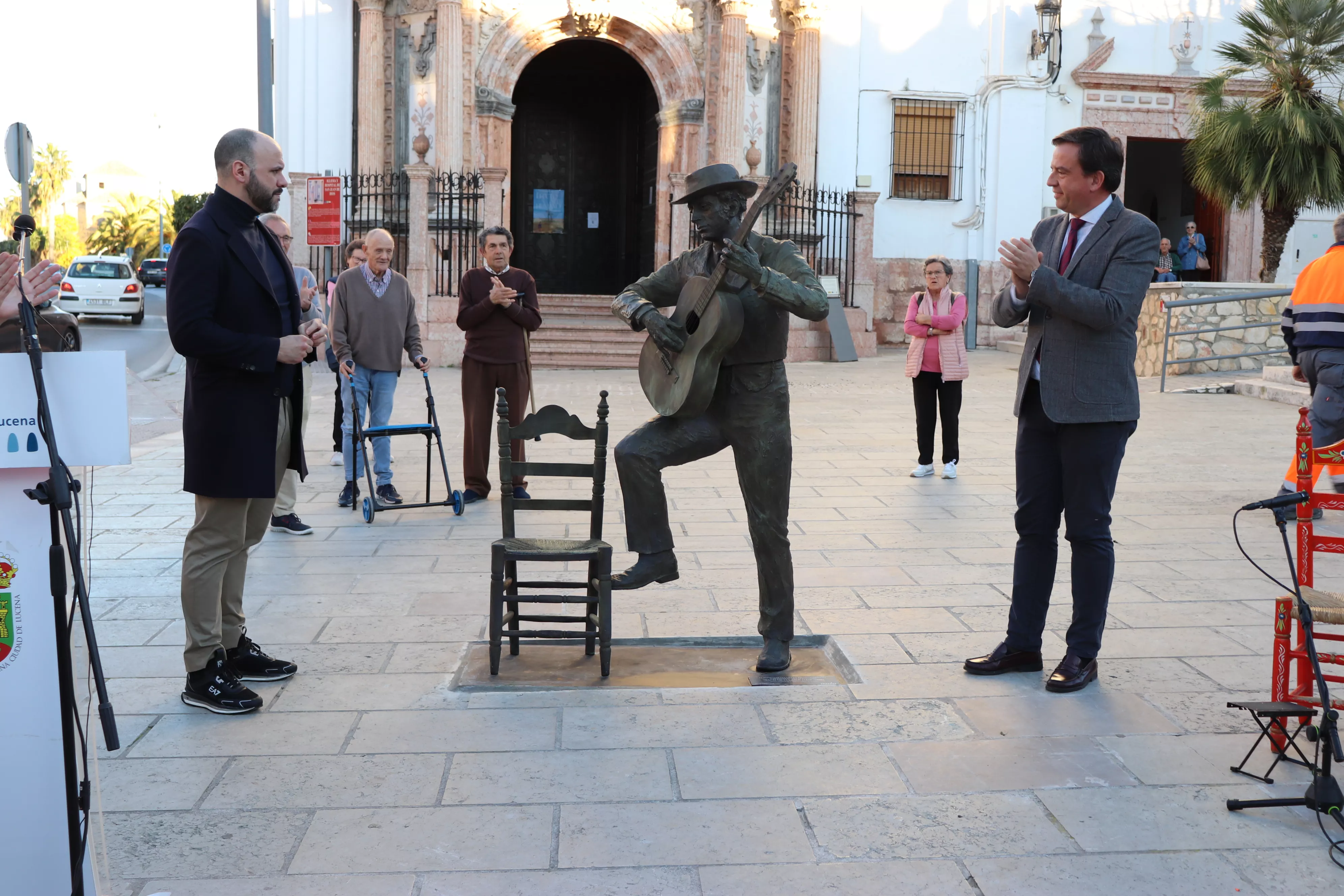 Inauguración de la escultura a Paco de Lucena