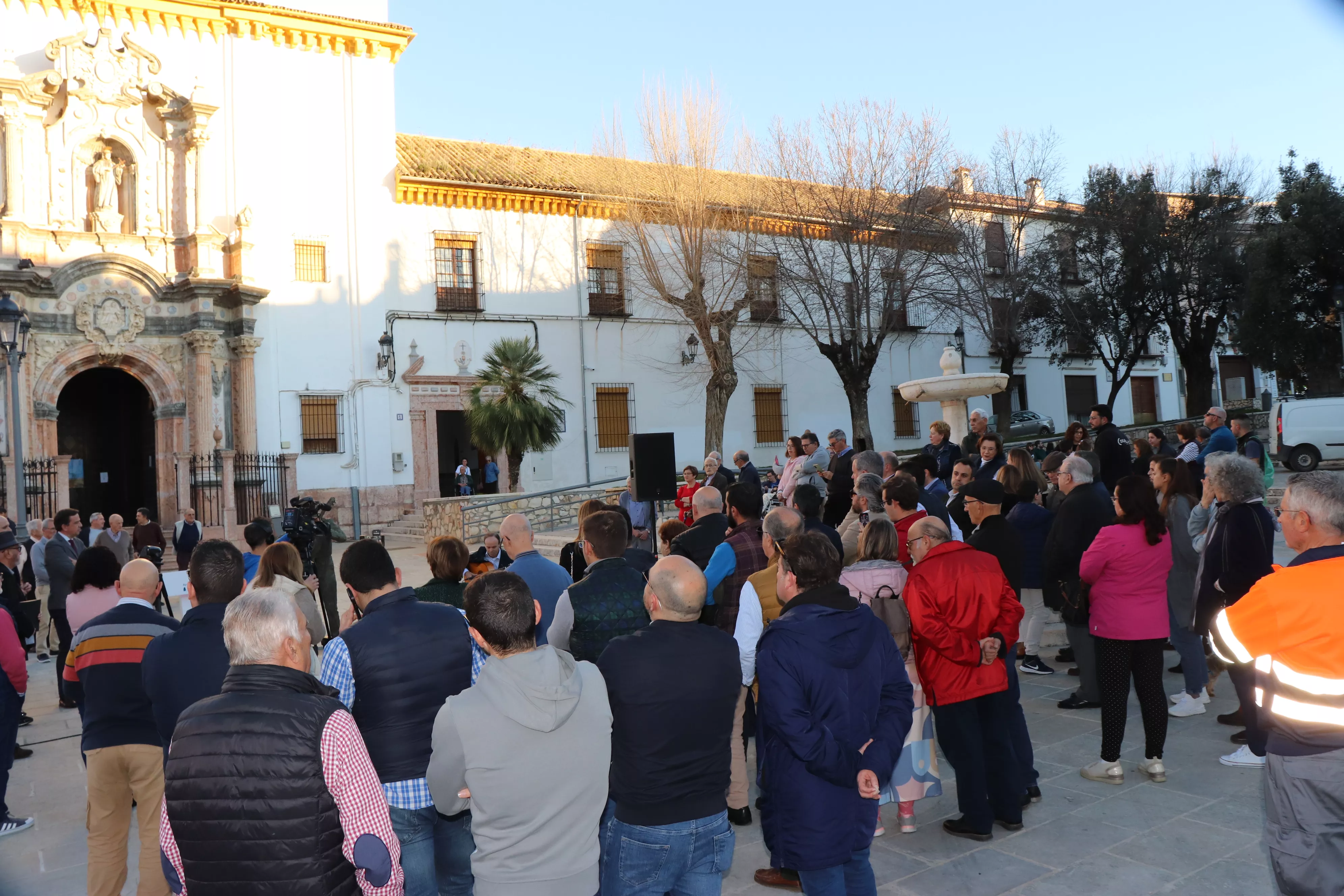 Inauguración de la escultura a Paco de Lucena