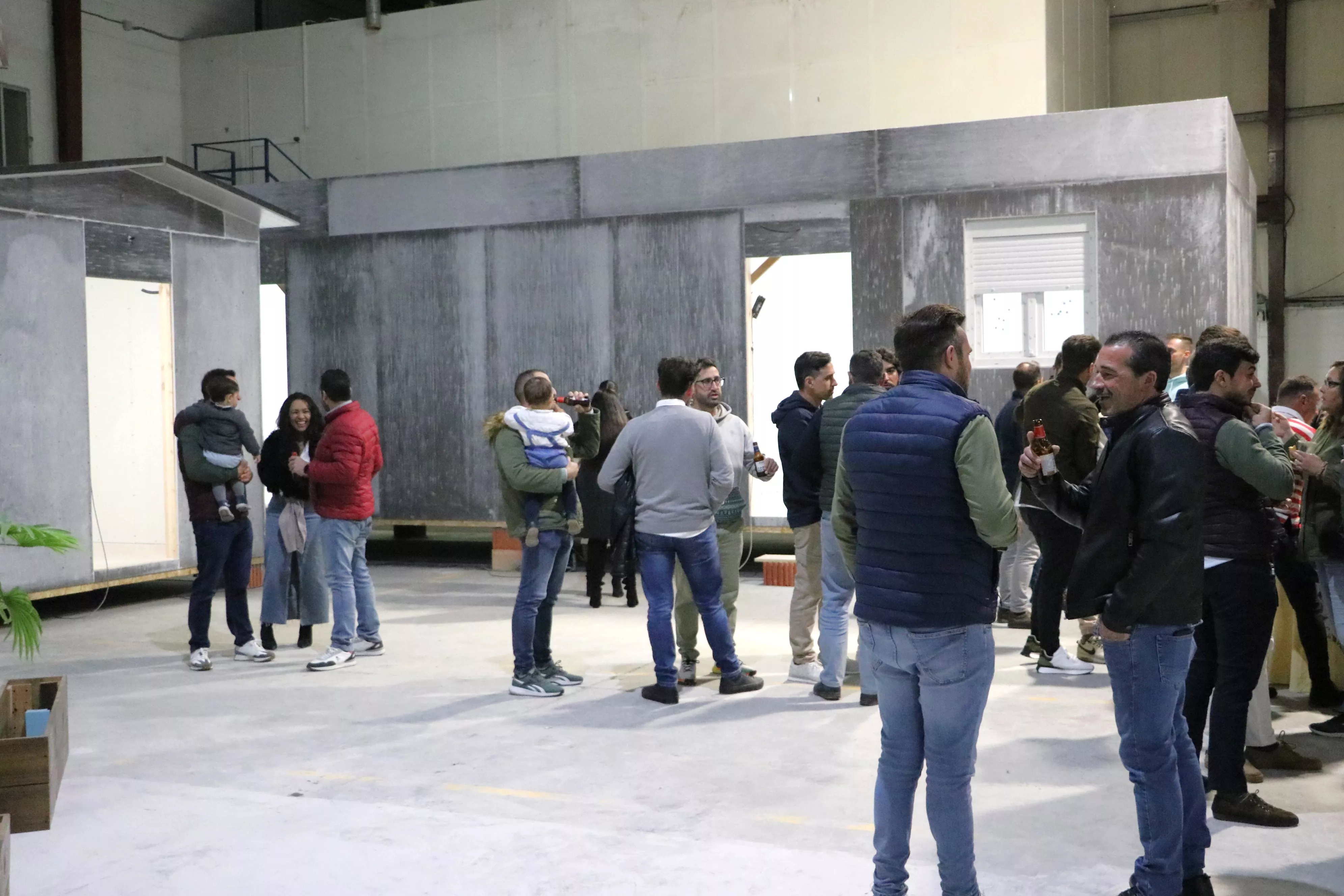 Inauguración de las nuevas instalaciones de FAM Containers