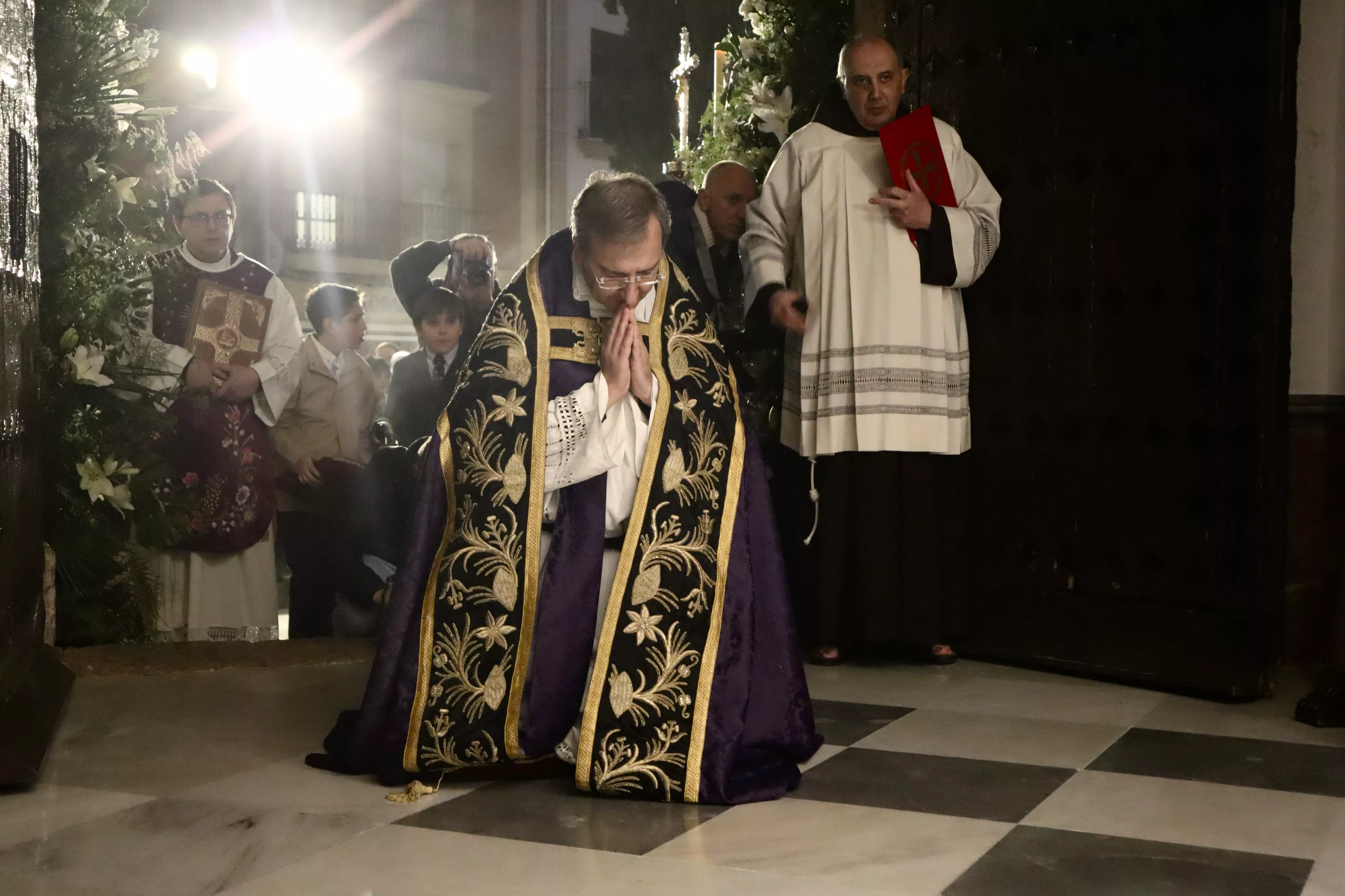 Apertura de la Puerta Santa con motivo del Centenario Fundacional de la Cofradía de la Sangre