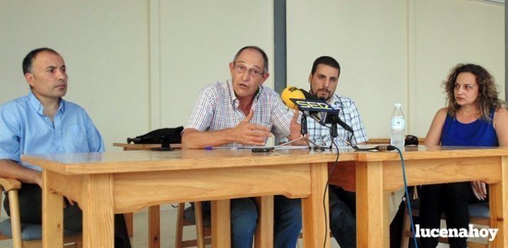  Miembros de Stop Desahucios Lucena en una reciente comparecencia ante los medios de comunicación. Archivo LucenaHoy 