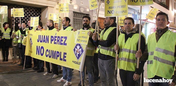  La policía local sigue con sus movilizaciones. Ayer en un mitin del PSOE y en la Mesa General de Negociación 