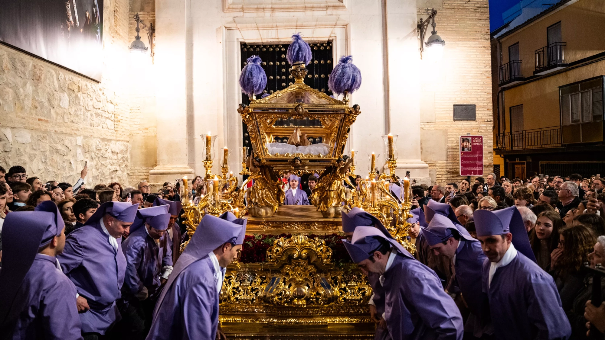 GALERÍA: VIERNES SANTO: Las imágenes de la procesión del Santo Entierro