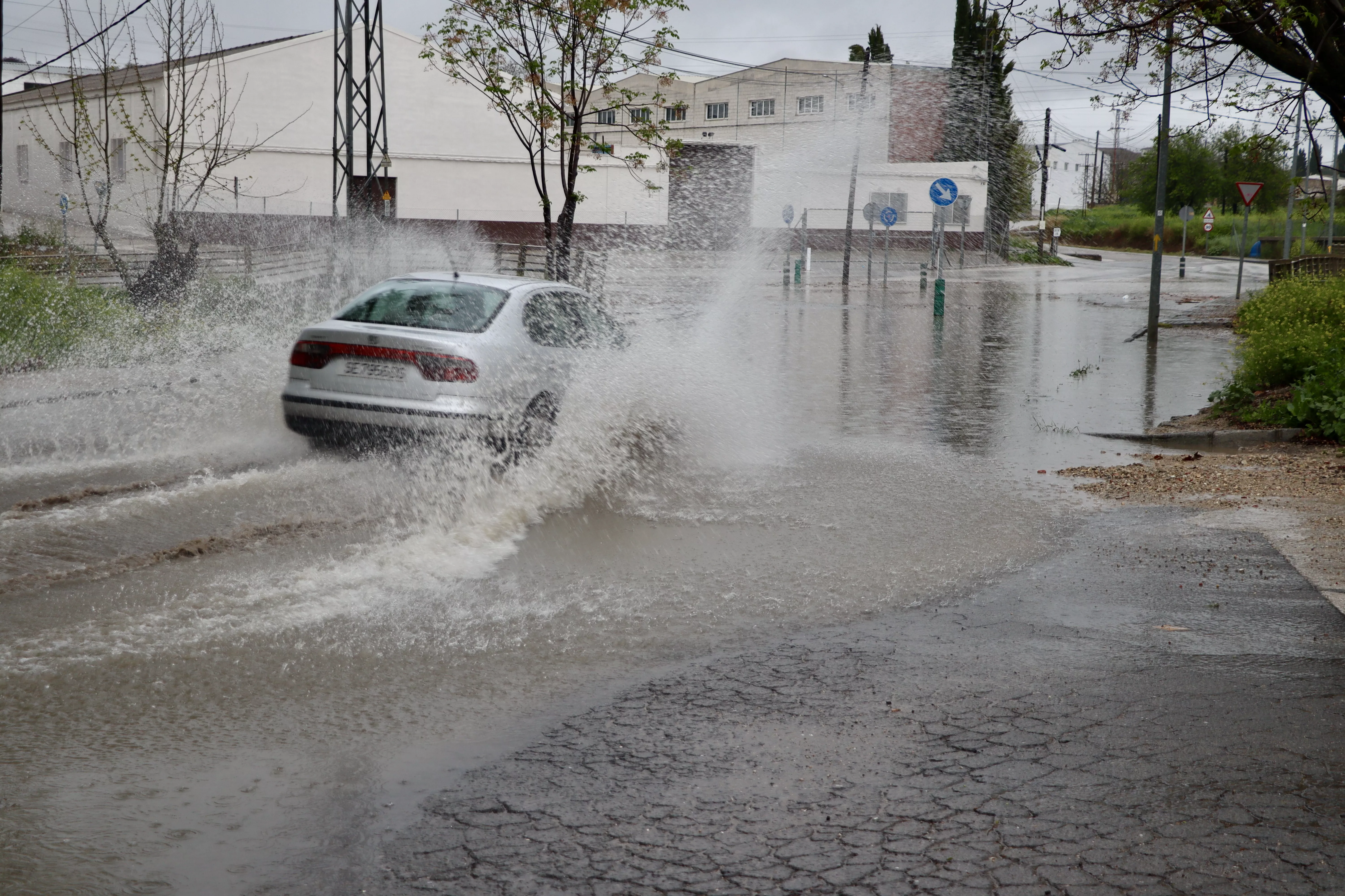 La tormenta deja problemas en distintos puntos de Lucena