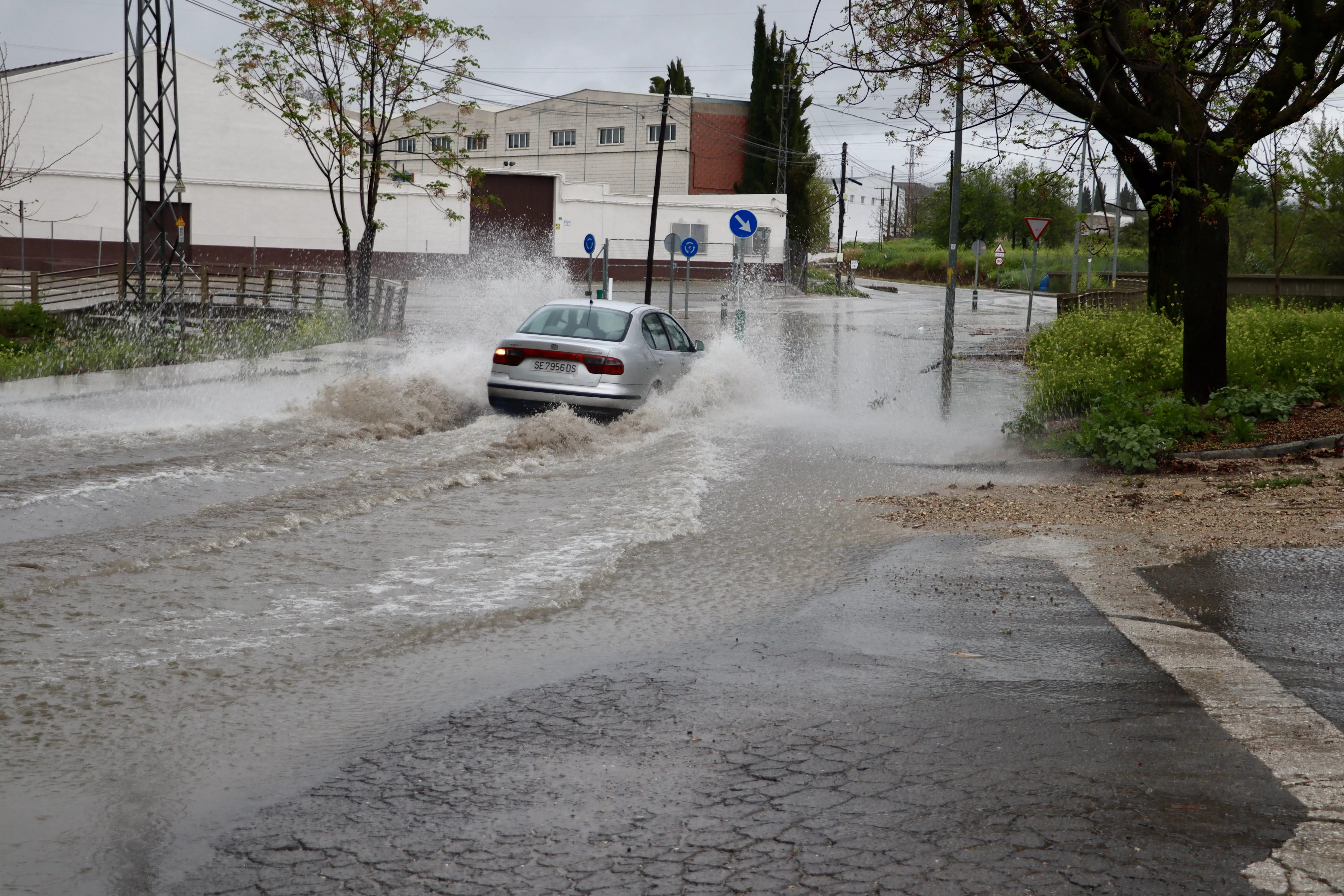 La tormenta deja problemas en distintos puntos de Lucena