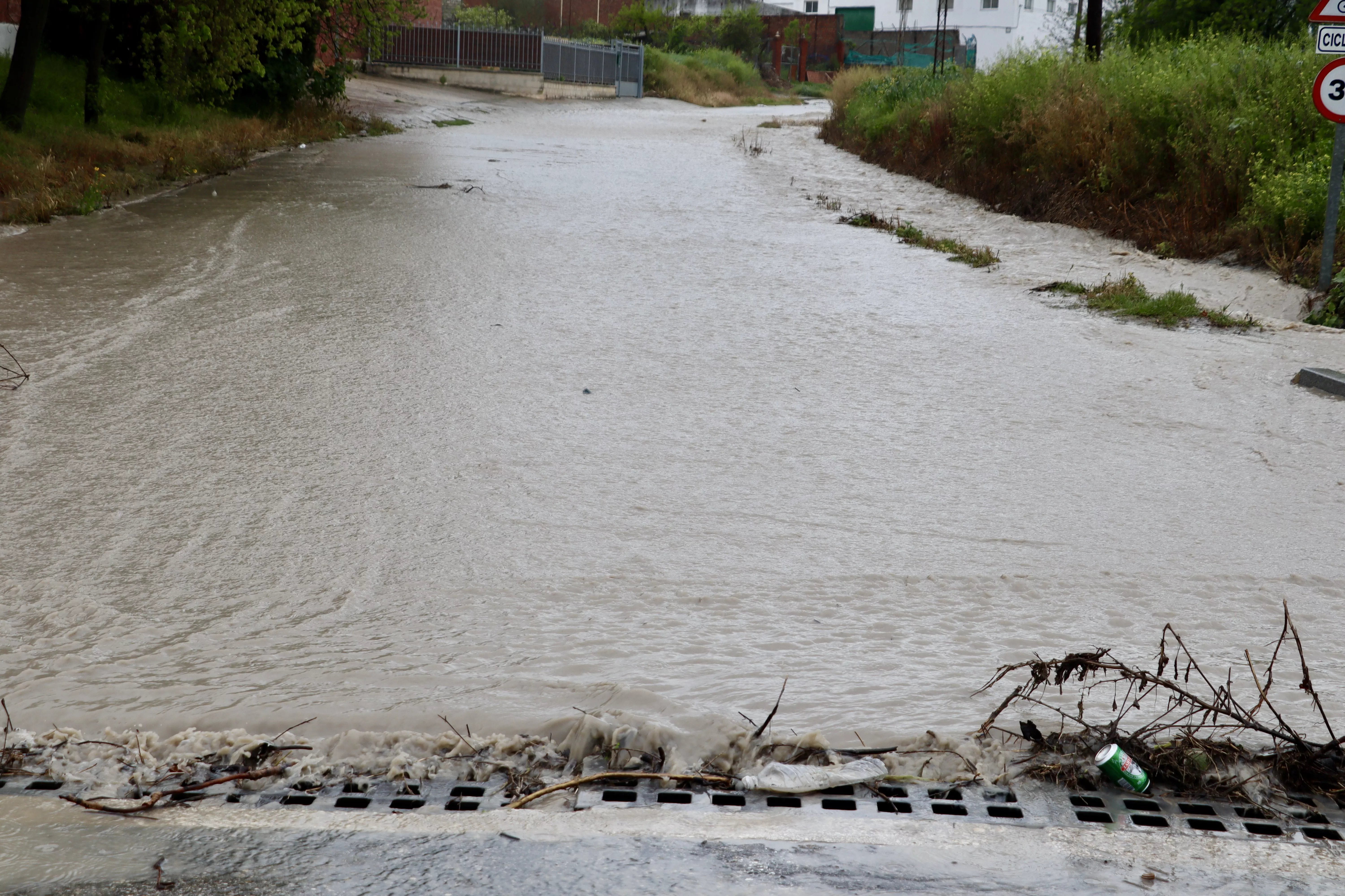 La tormenta deja problemas en distintos puntos de Lucena