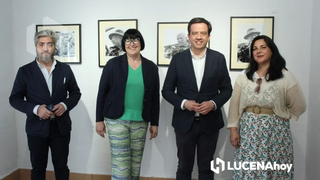 Un momento de la visita a la exposición sobre Picasso en Las Navas del Selpillar