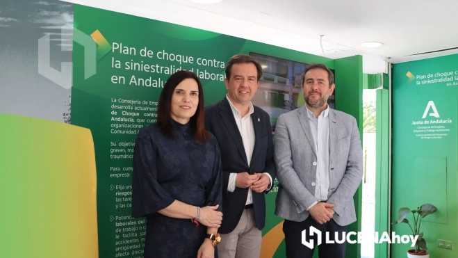 Un momento de la visita a la unidad móvil de prevención de riesgos laborales Un momento de la visita a la unidad móvil de prevención de riesgos laborales