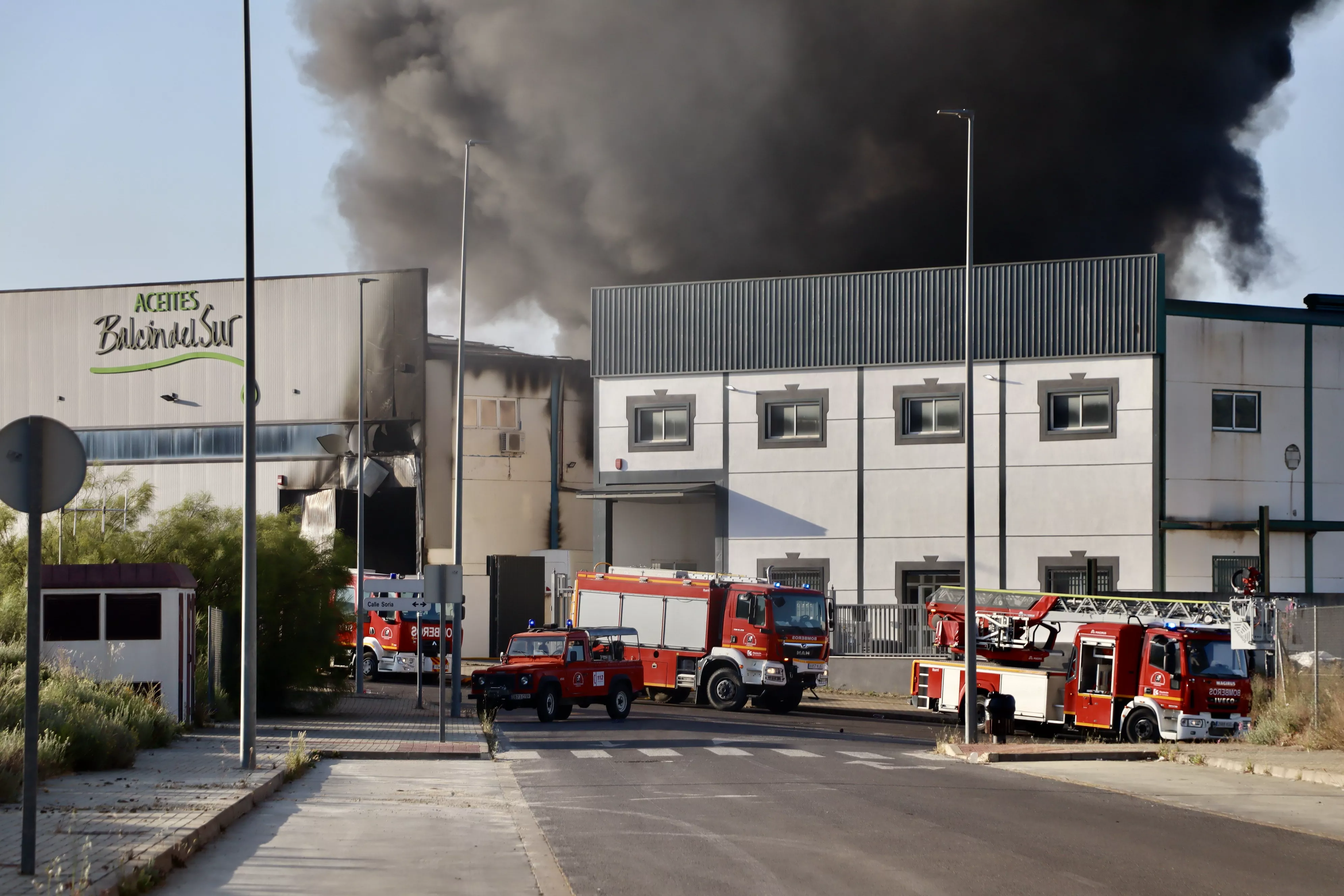 Incendio en la empresa Balcón del Sur de Lucena