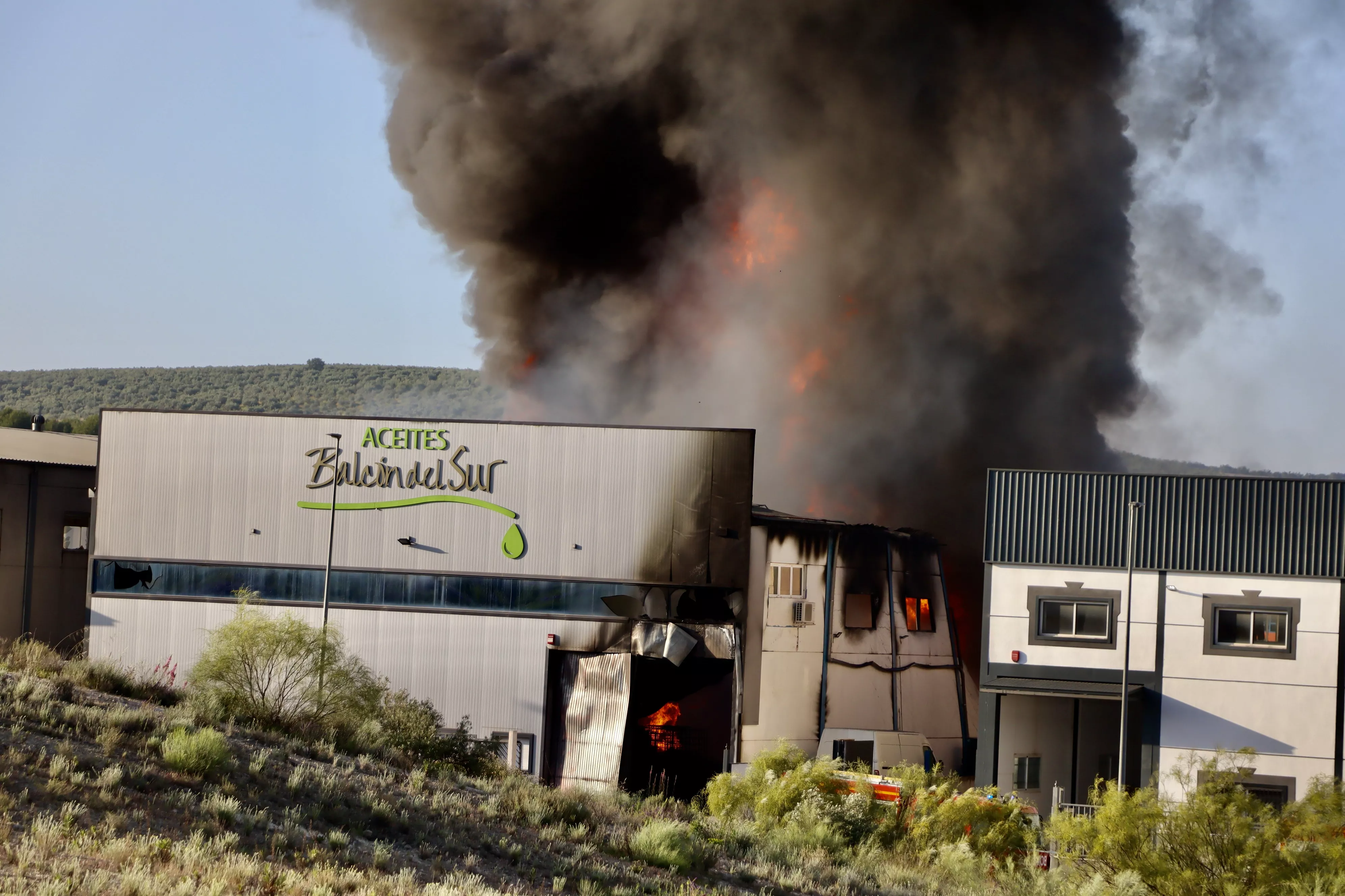 Incendio en la empresa Balcón del Sur de Lucena