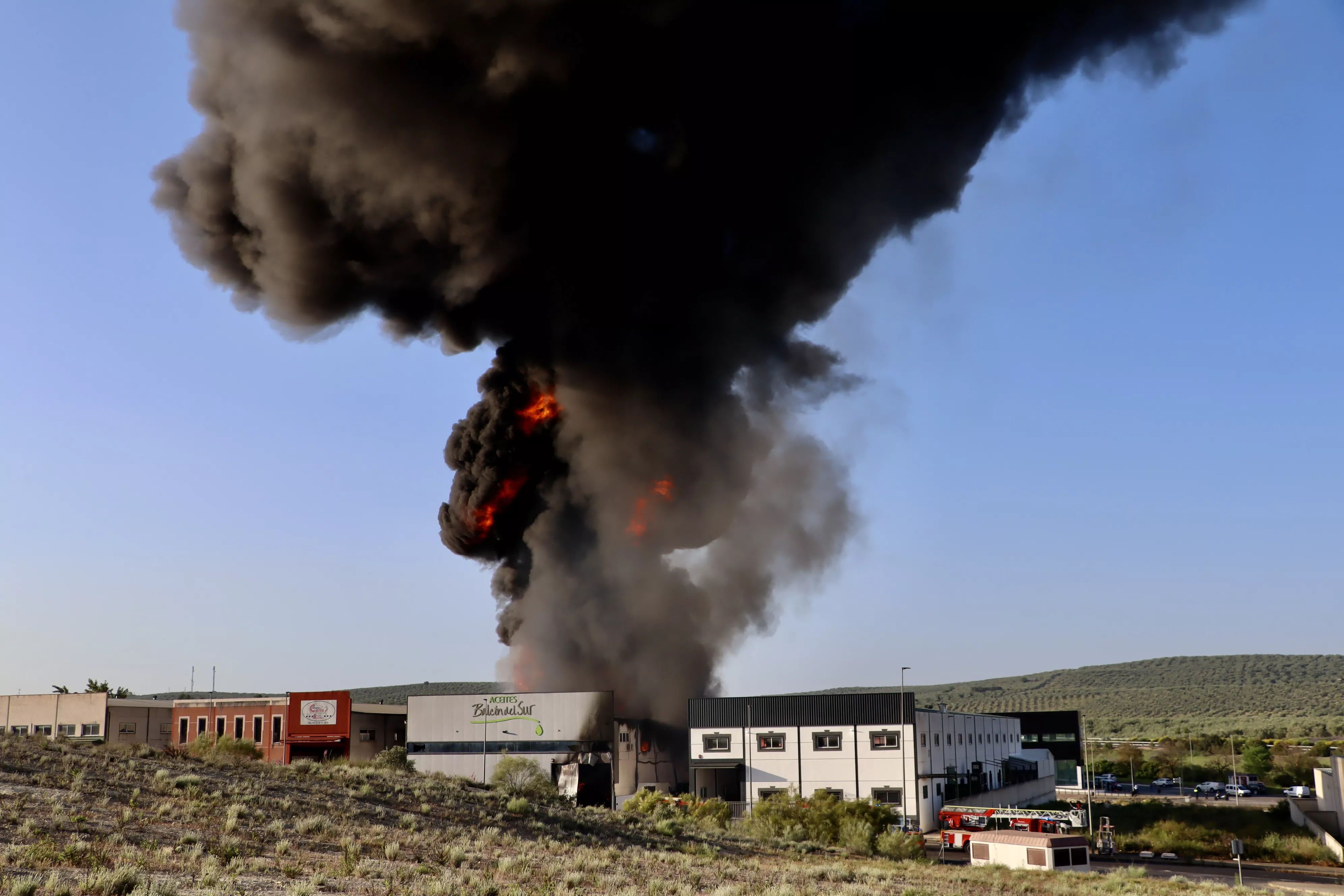 Incendio en la empresa Balcón del Sur de Lucena