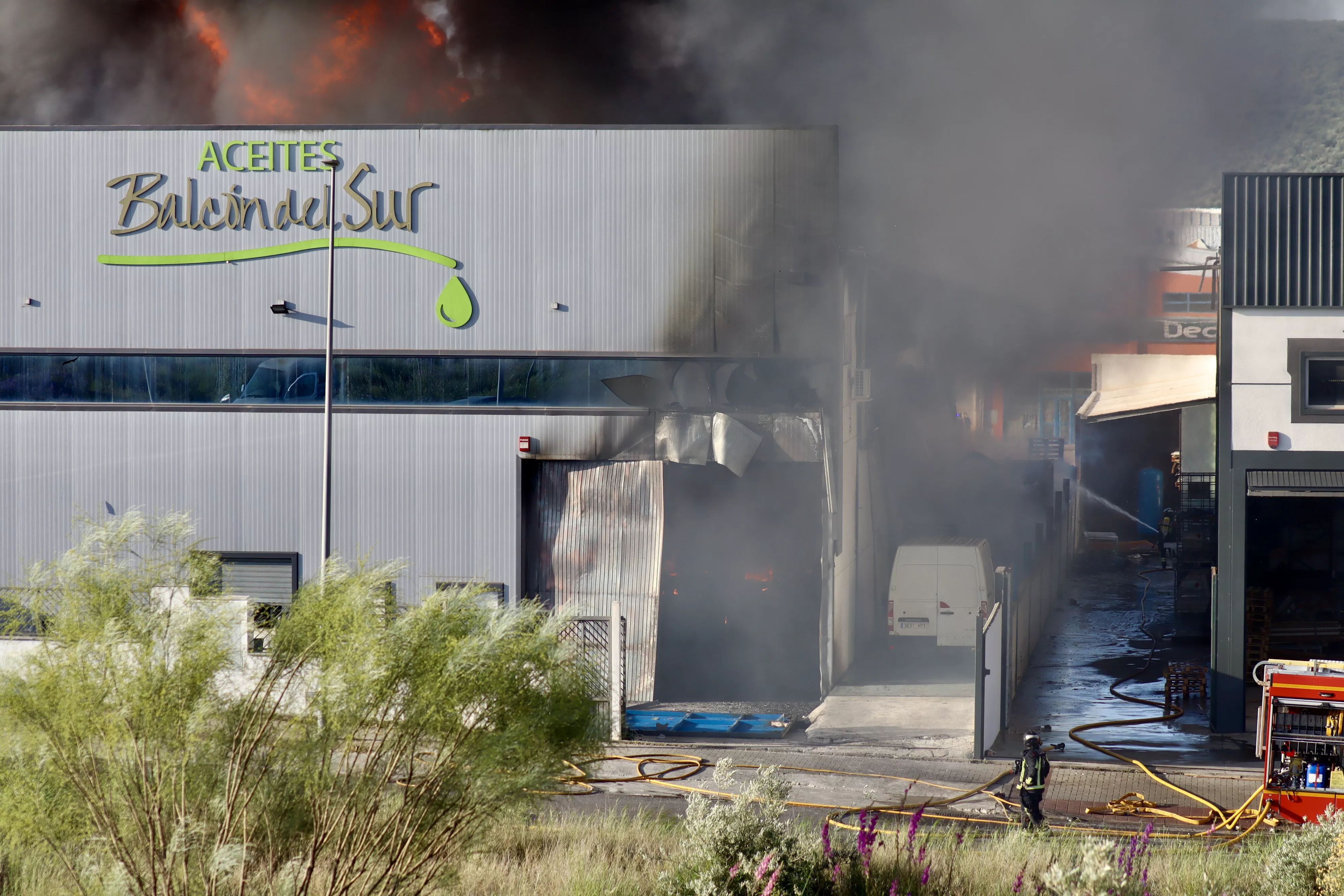 Incendio en la empresa Balcón del Sur de Lucena