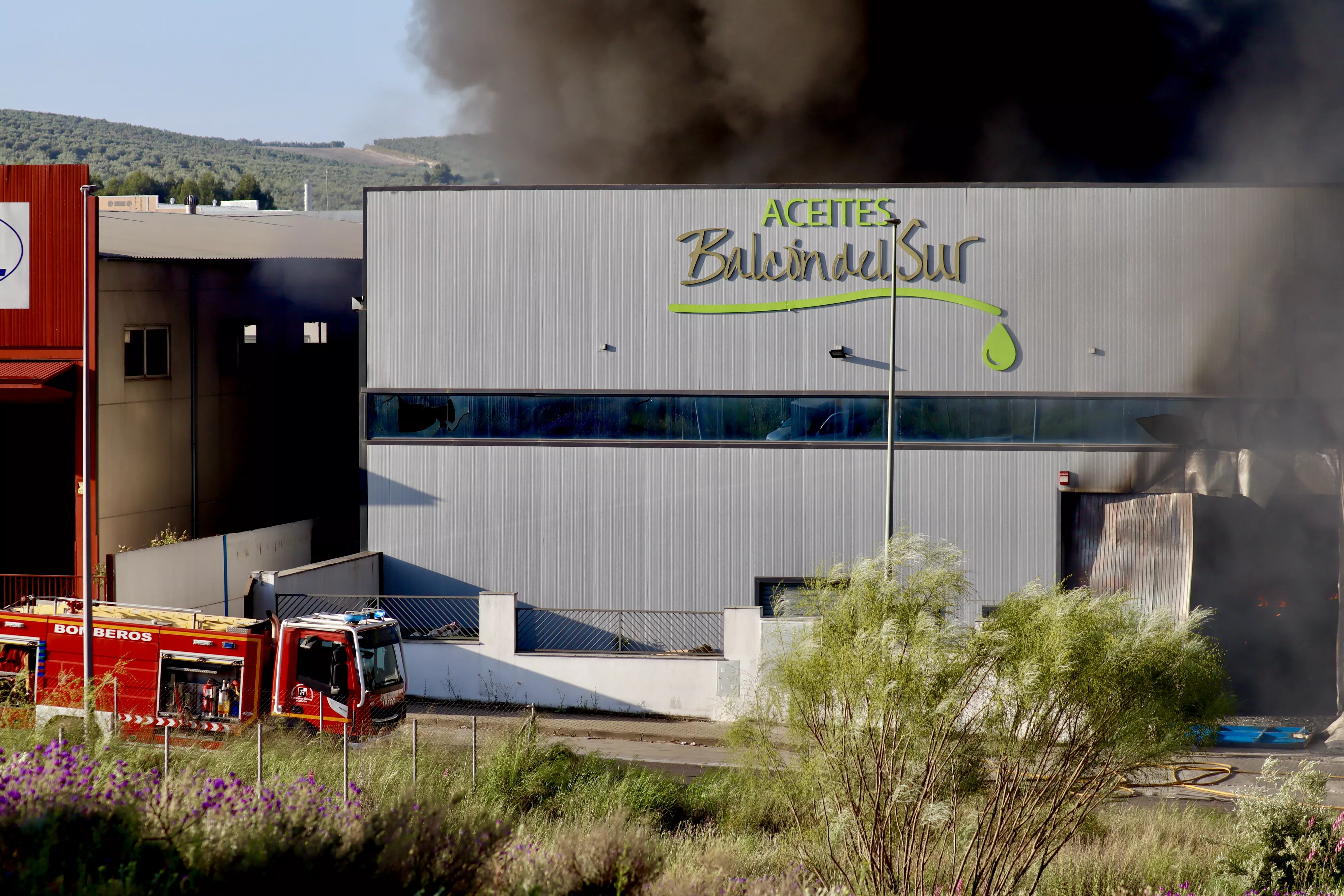 Incendio en la empresa Balcón del Sur de Lucena