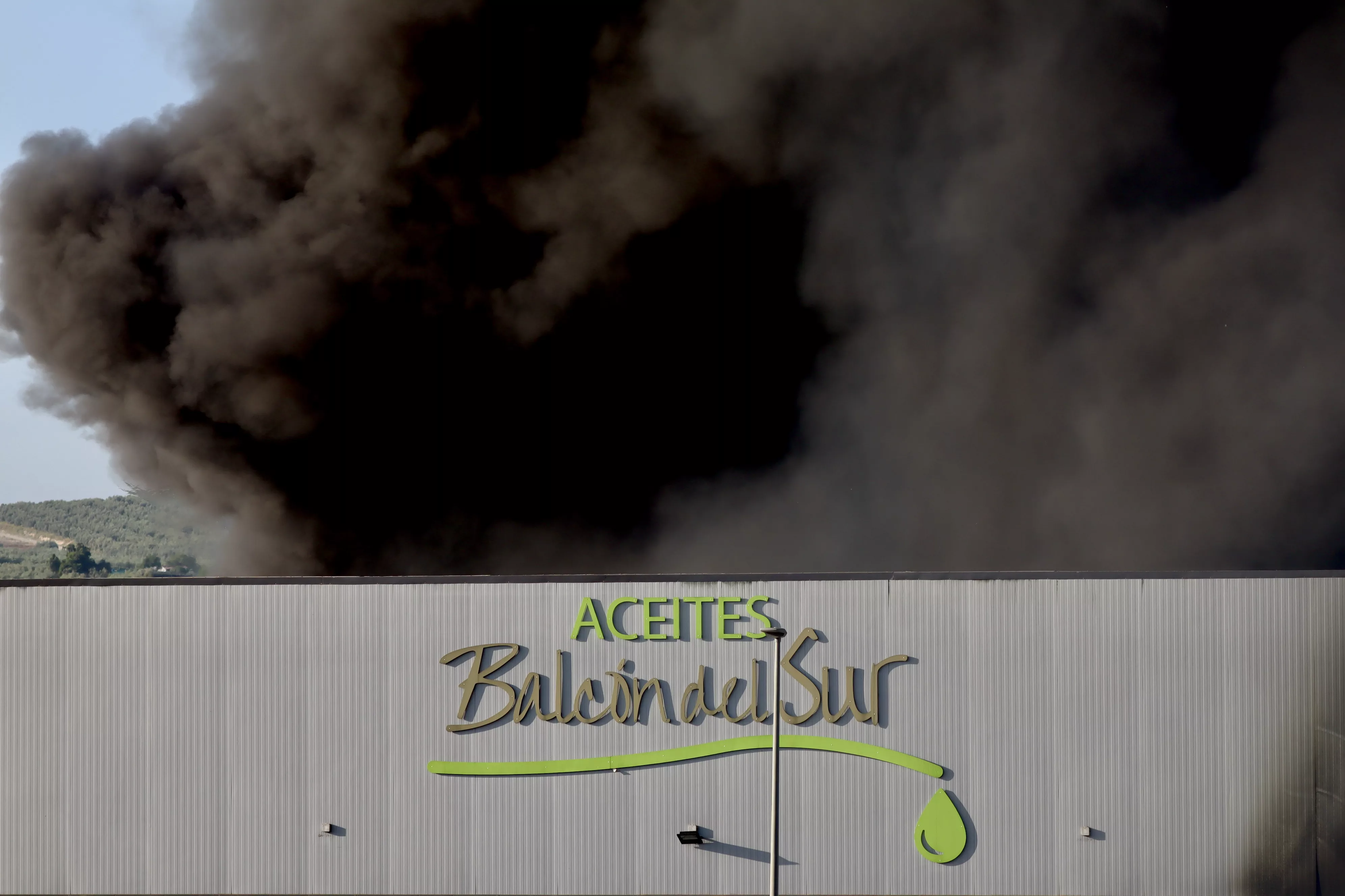 Incendio en la empresa Balcón del Sur de Lucena