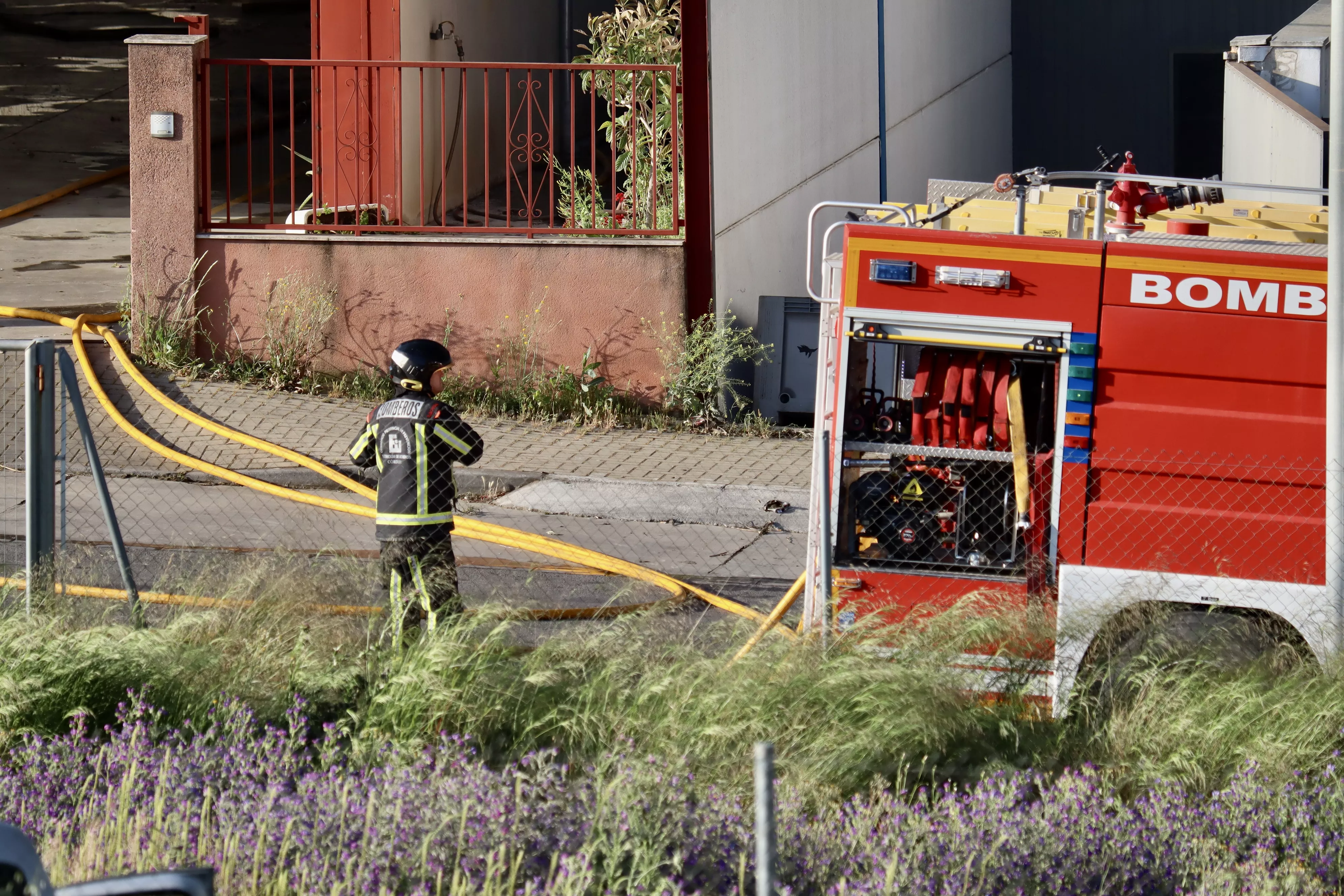 Incendio en la empresa Balcón del Sur de Lucena