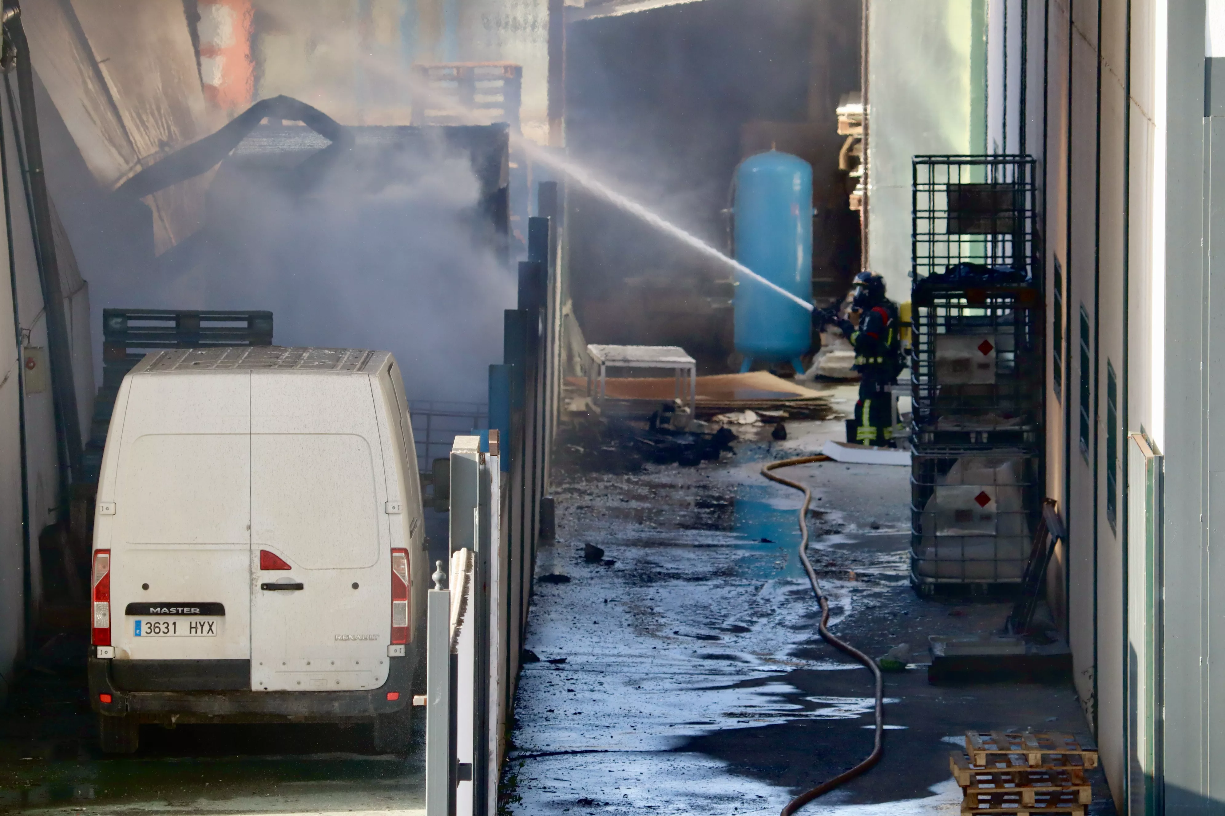 Incendio en la empresa Balcón del Sur de Lucena