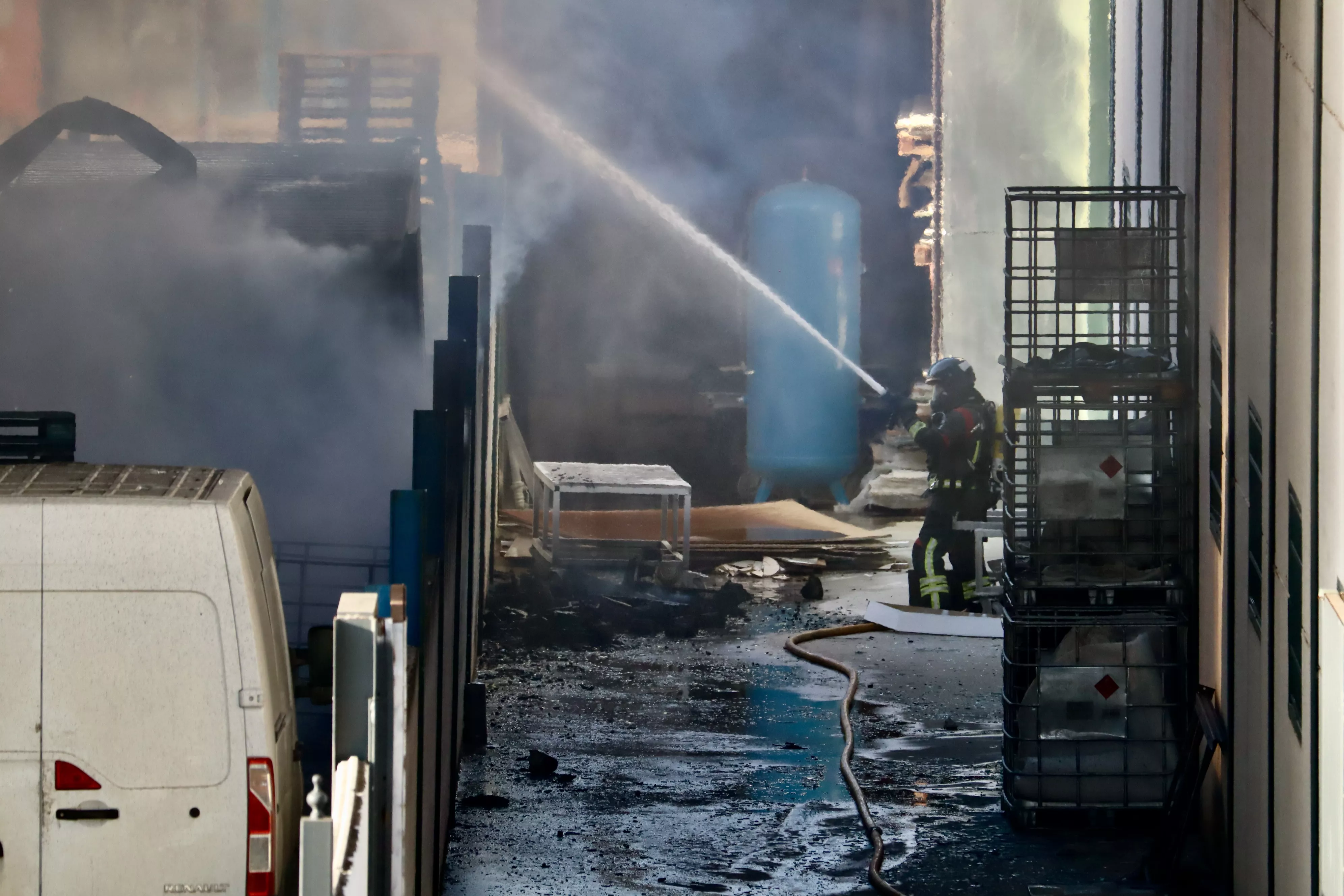 Incendio en la empresa Balcón del Sur de Lucena