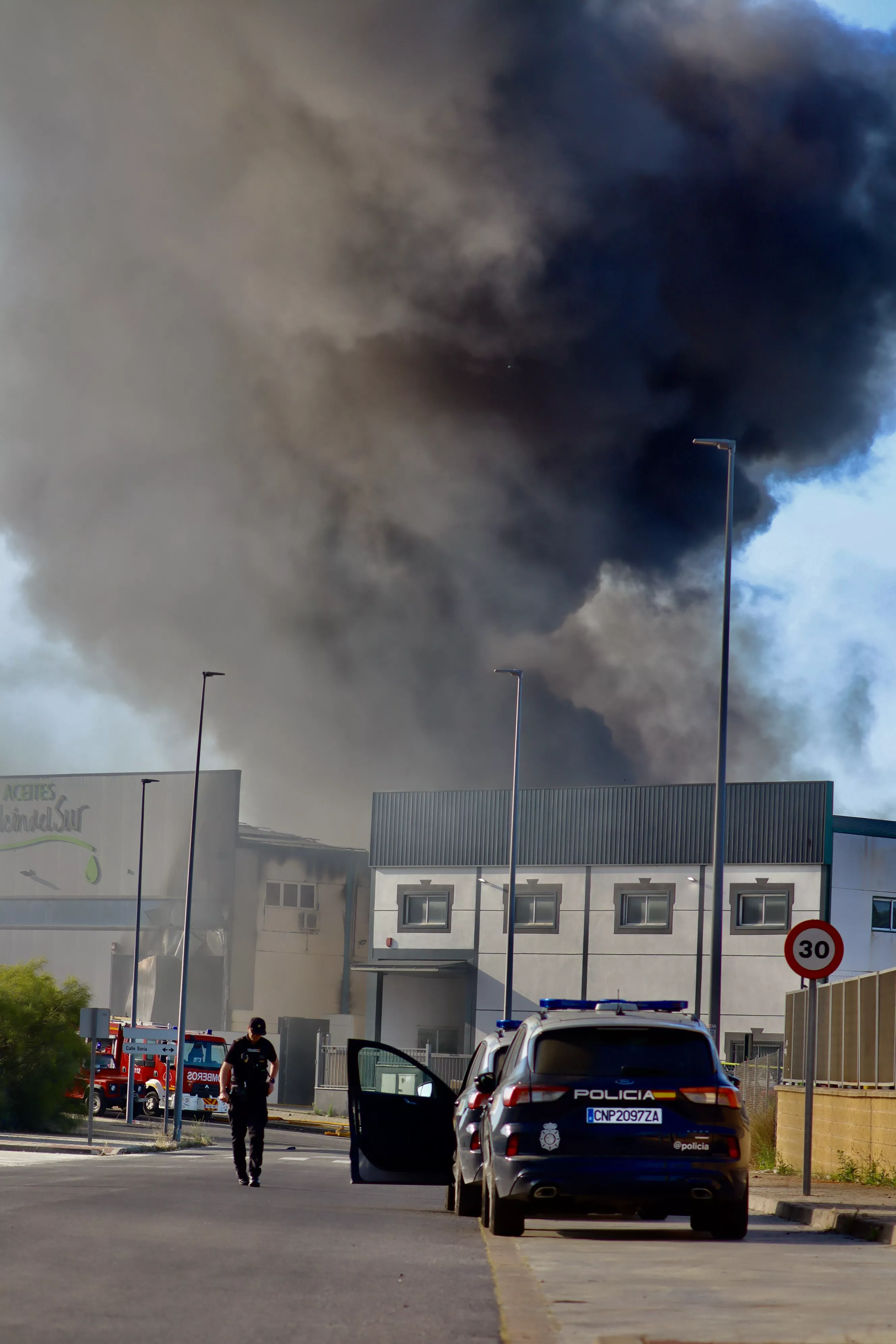 Incendio en la empresa Balcón del Sur de Lucena