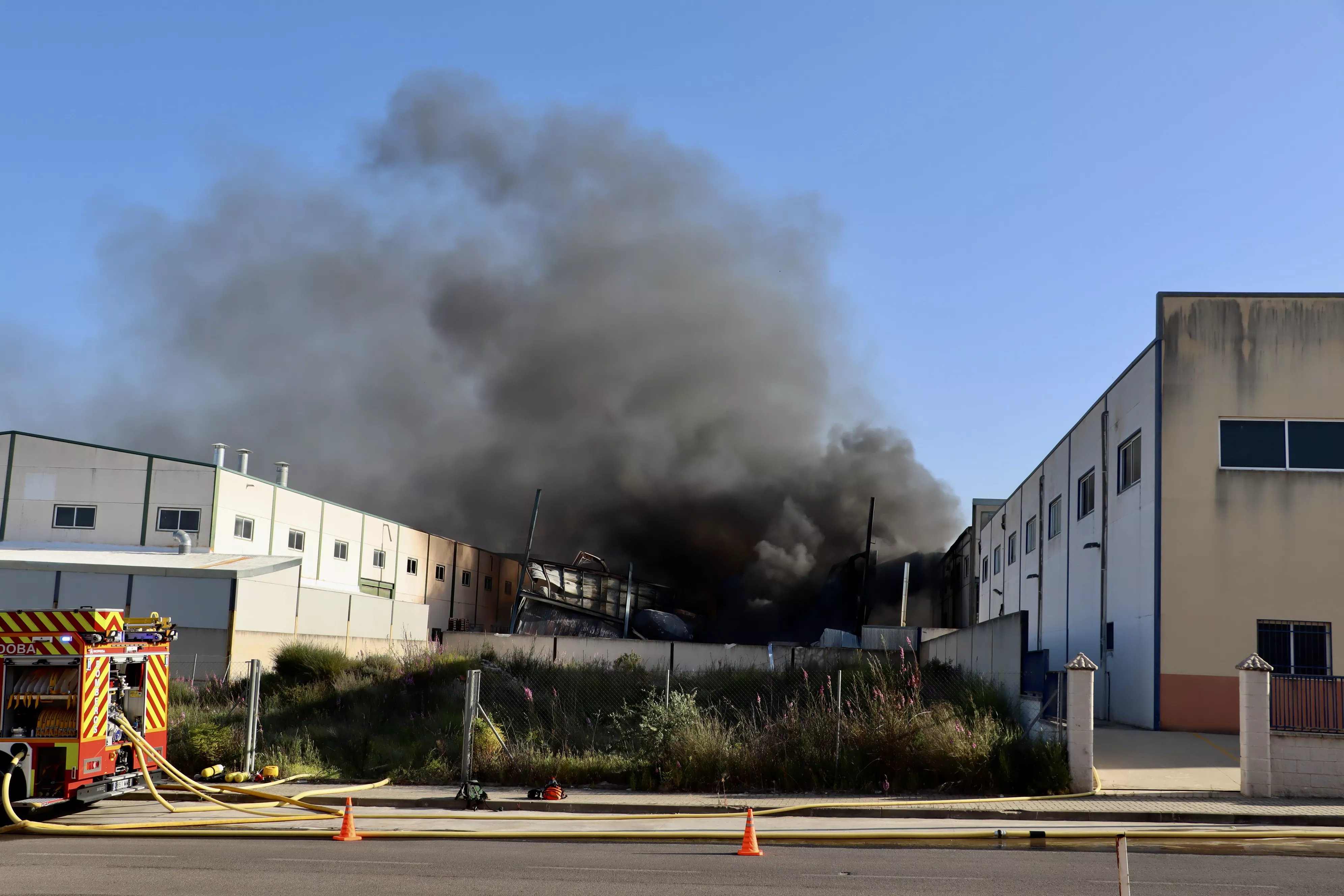 Incendio en la empresa Balcón del Sur de Lucena