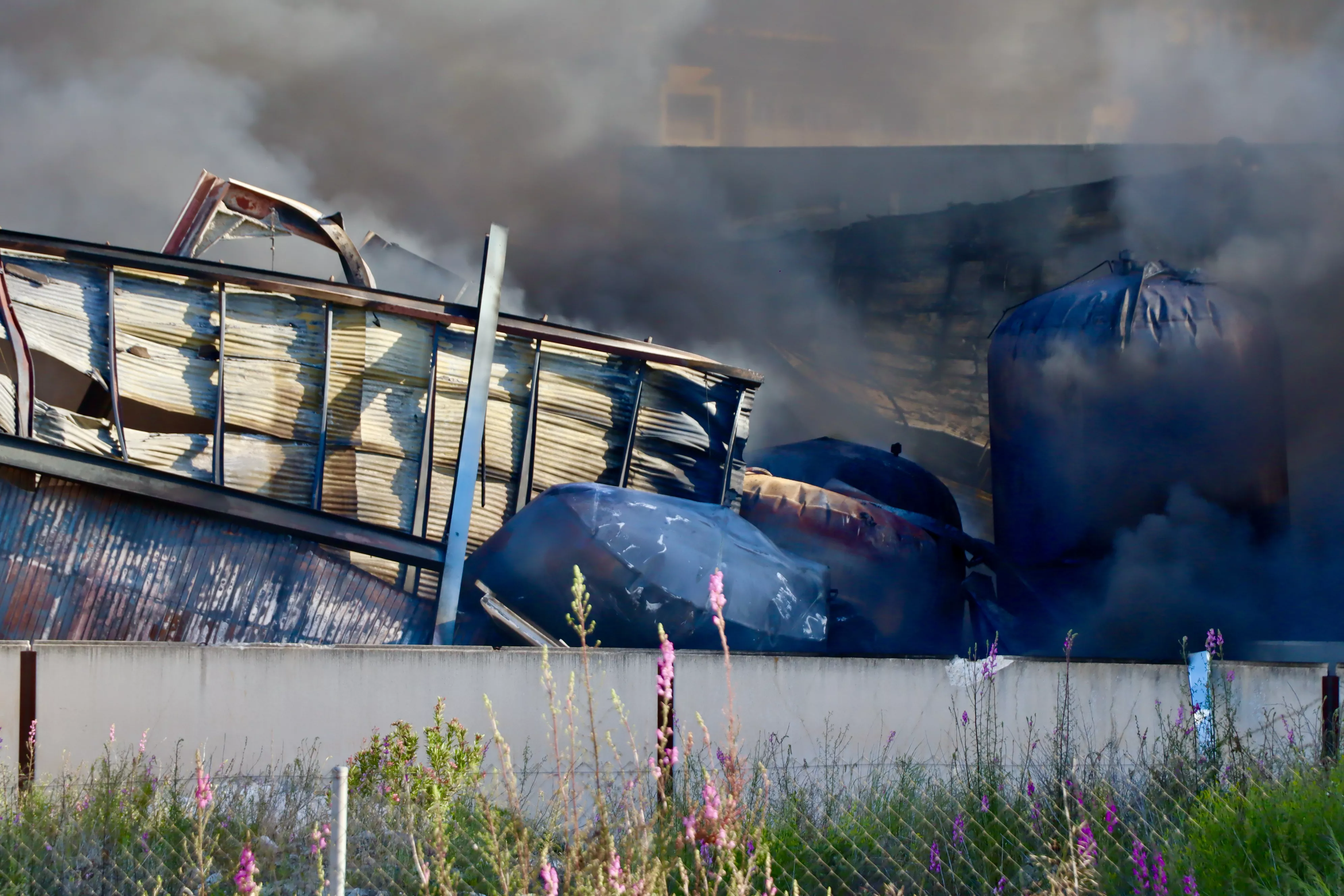 Incendio en la empresa Balcón del Sur de Lucena