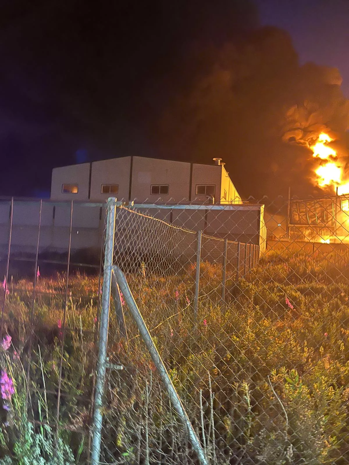 Incendio en la empresa Balcón del Sur de Lucena