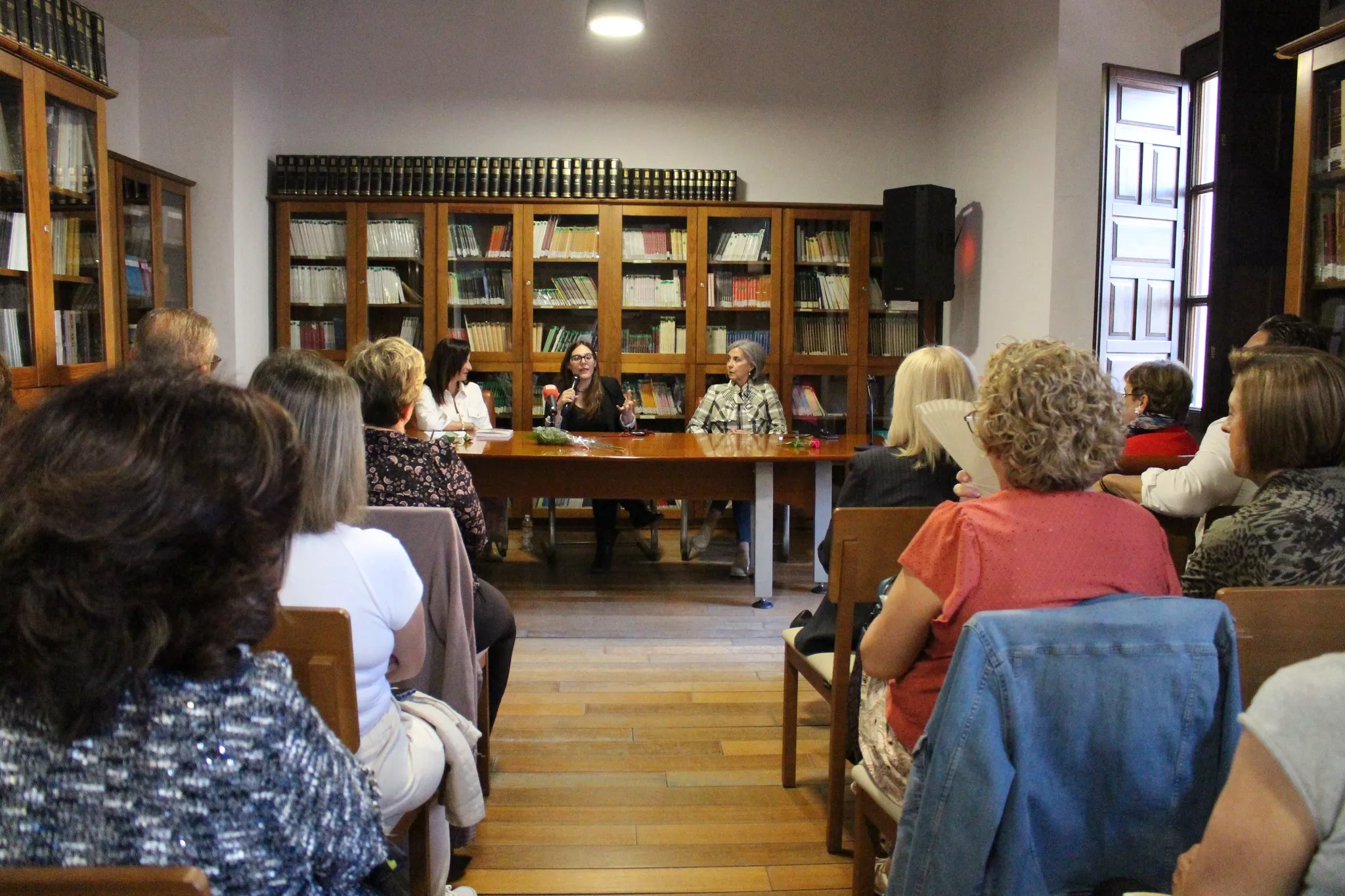 Presentación de "Sobre mi y los demás. Aforismos", de Conrado Castilla