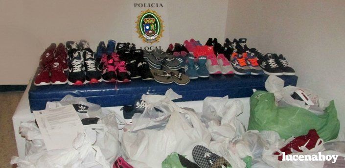  La Policía Local interviene 189 pares de zapatillas y chanclas falsificadas en el Polígono Príncipe Felipe 