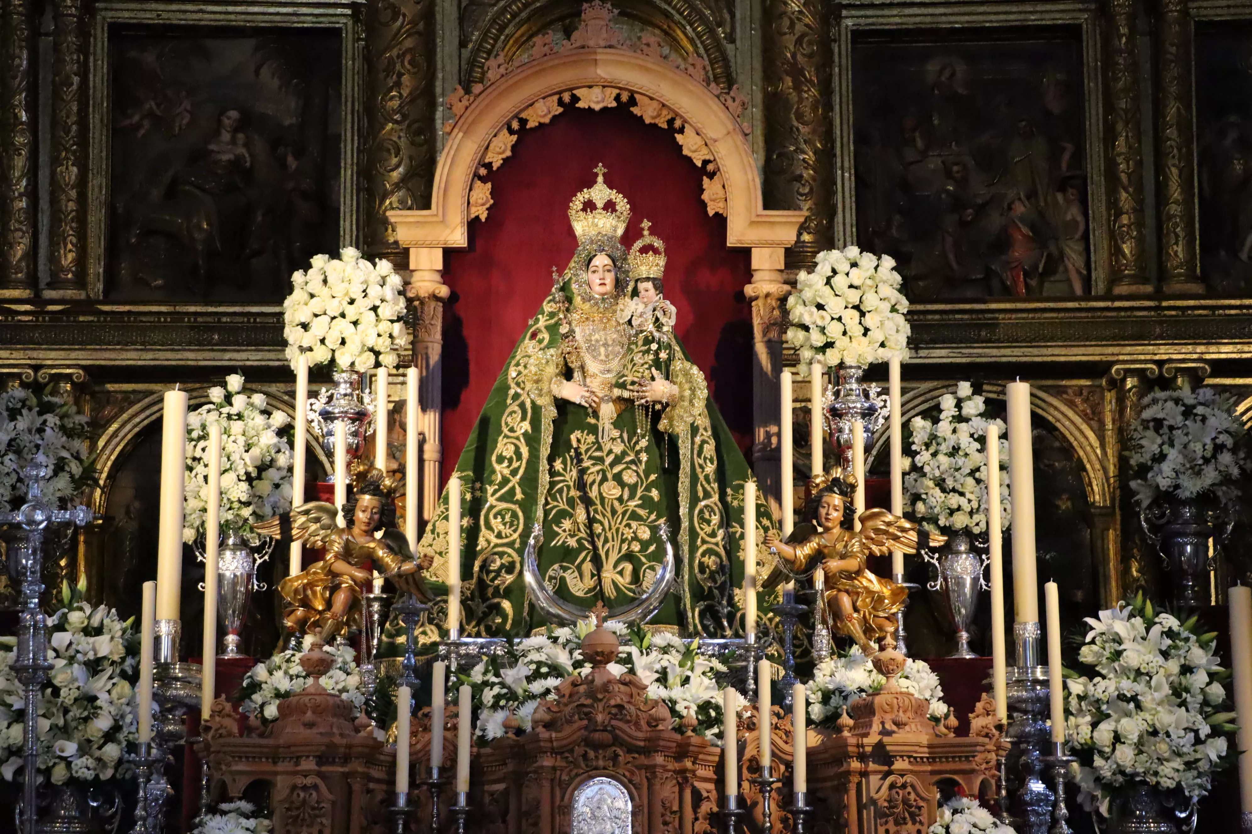 María Santísima de Araceli, en el altar mayor de San Mateo, esta mañana