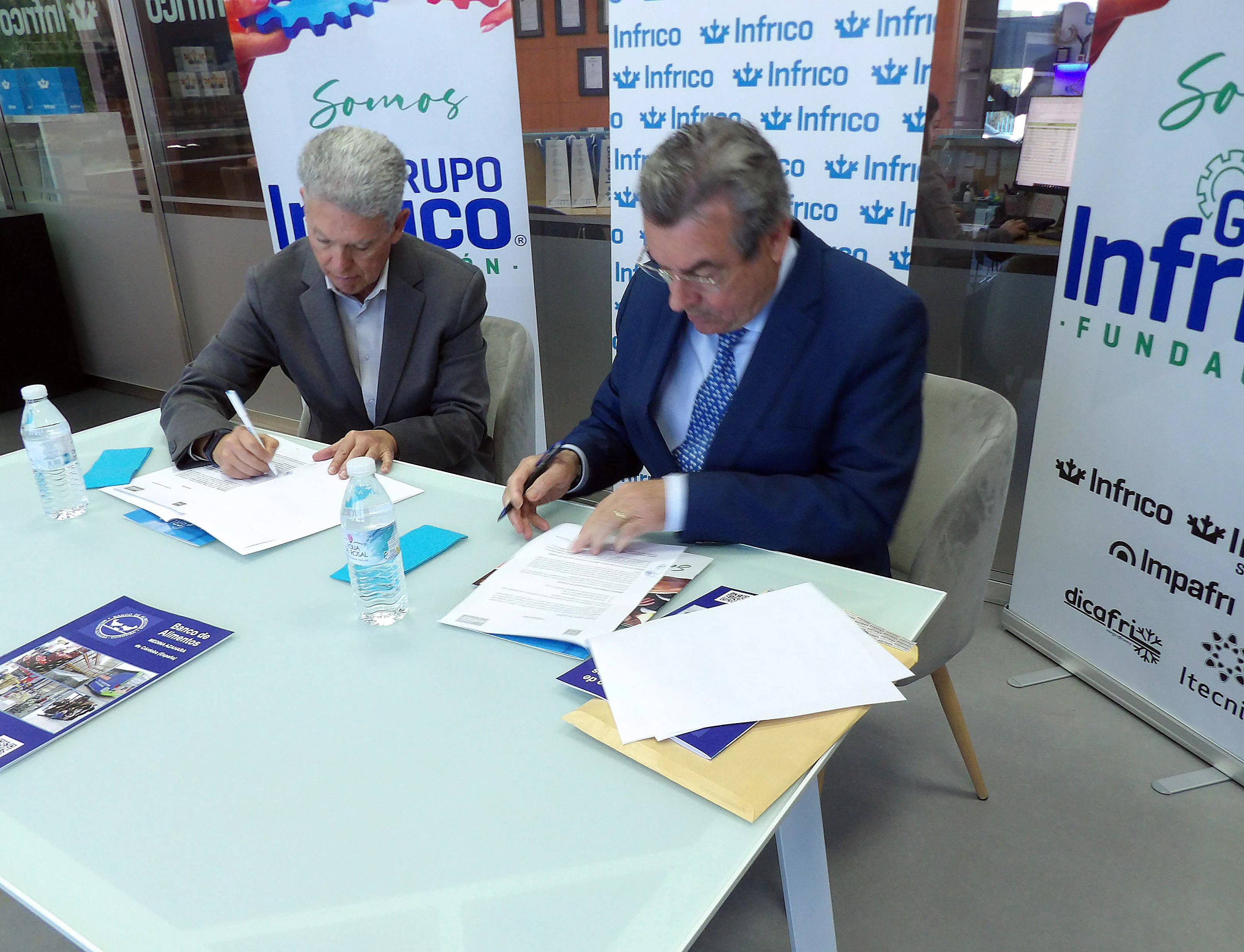 Firma del convenio entre Fundación Infrico y el Banco de Alimentos de Córdoba. Foto: Fundación Infrico