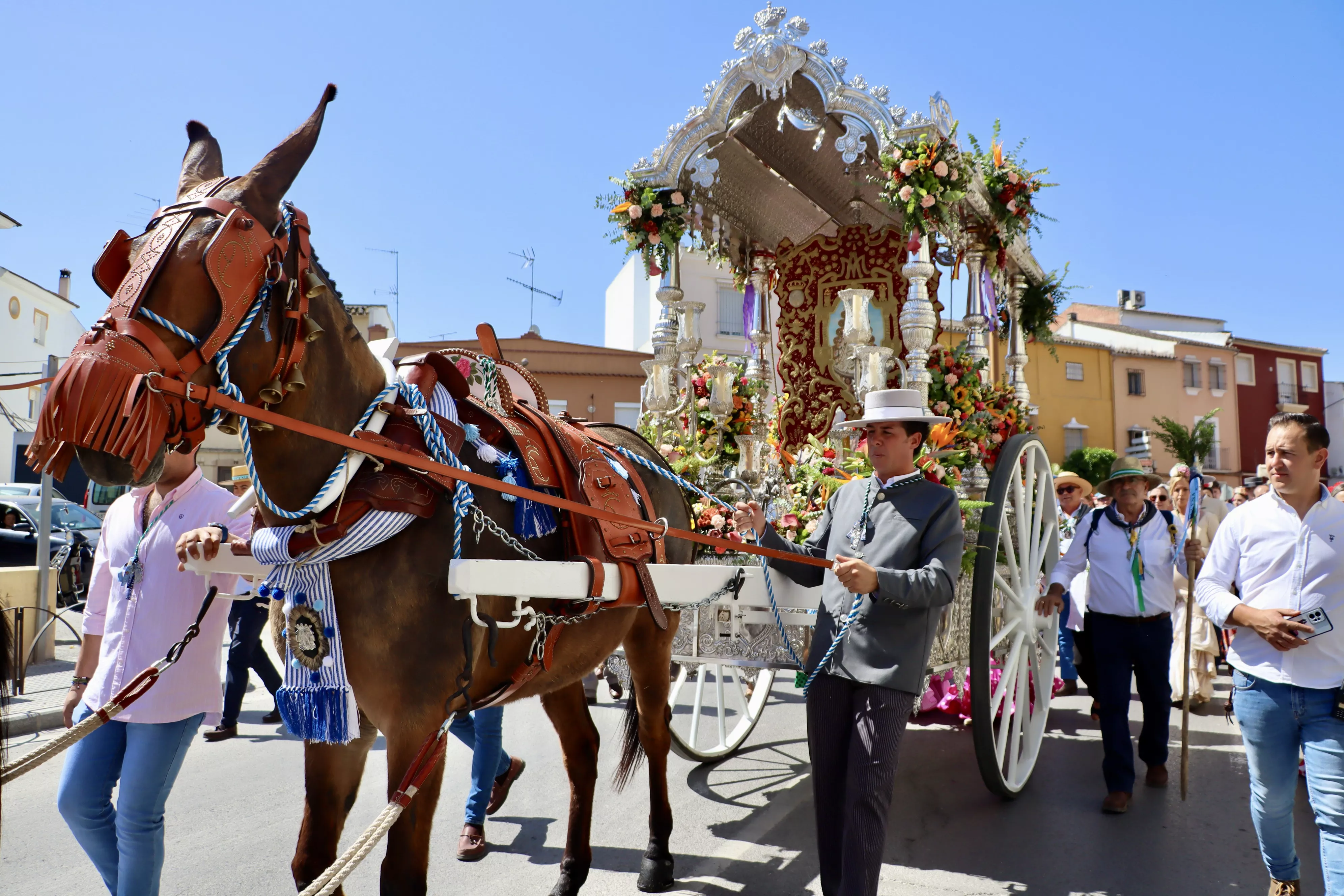 Salida de la Hermandad del Rocío de Lucena 2024 Salida de la Hermandad del Rocío de Lucena 2024