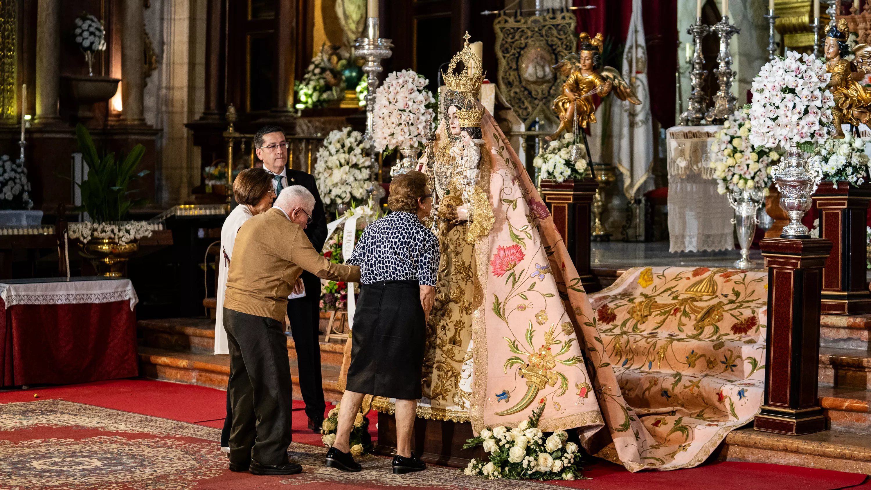 Besamanos Virgen de Araceli 2024 (12) Besamanos Virgen de Araceli 2024 (12)