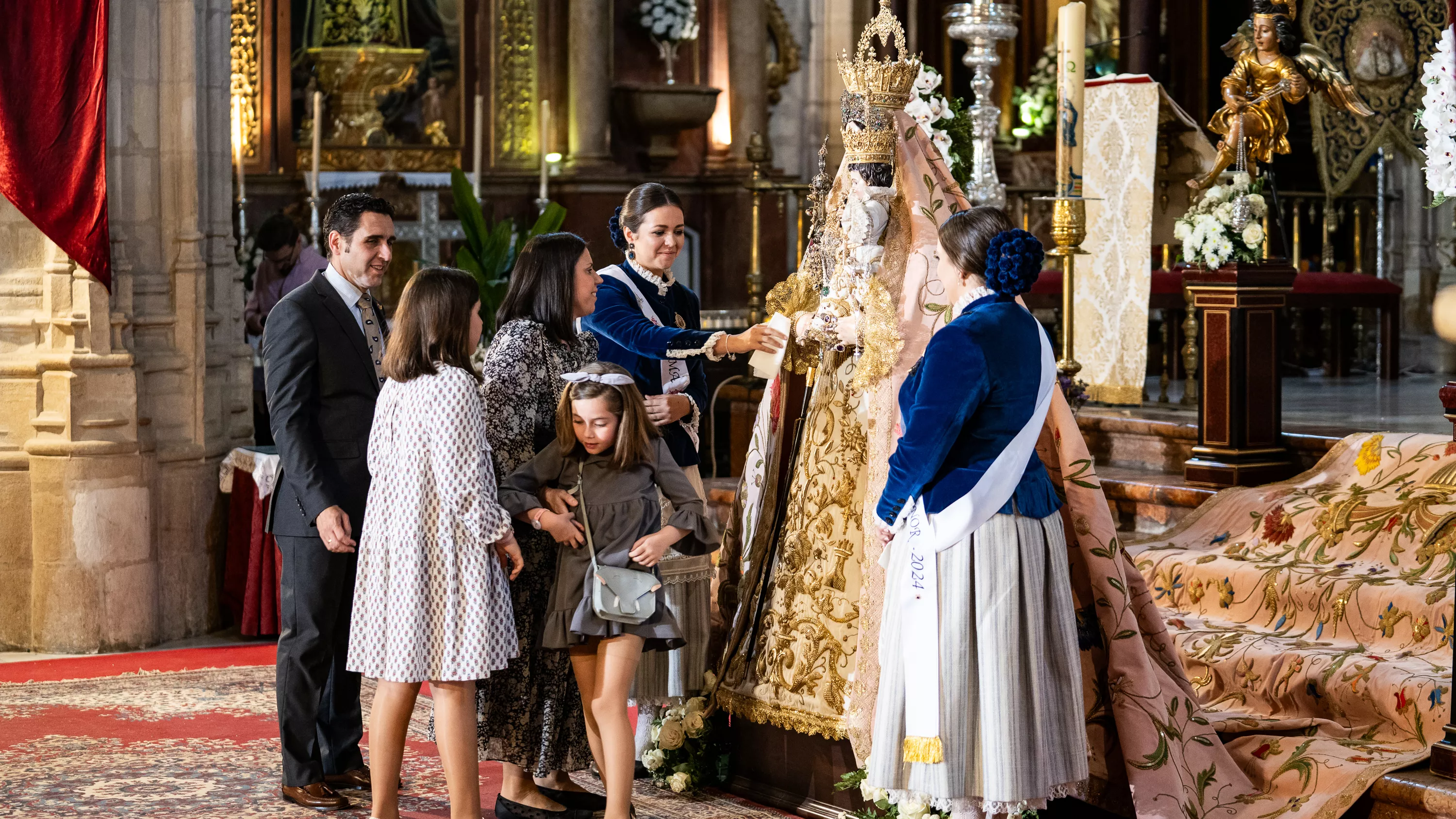 Besamanos Virgen de Araceli 2024 (17) Besamanos Virgen de Araceli 2024 (17)