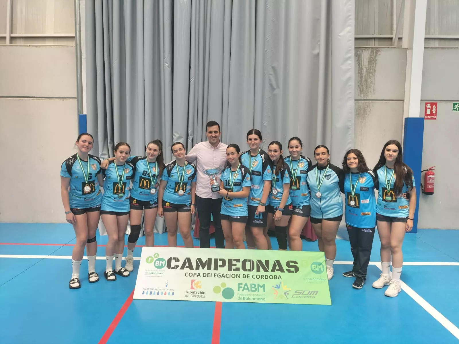 El equipo cadete del Club Balonmano Lucena, campeón de la Copa Delegación de Córdoba